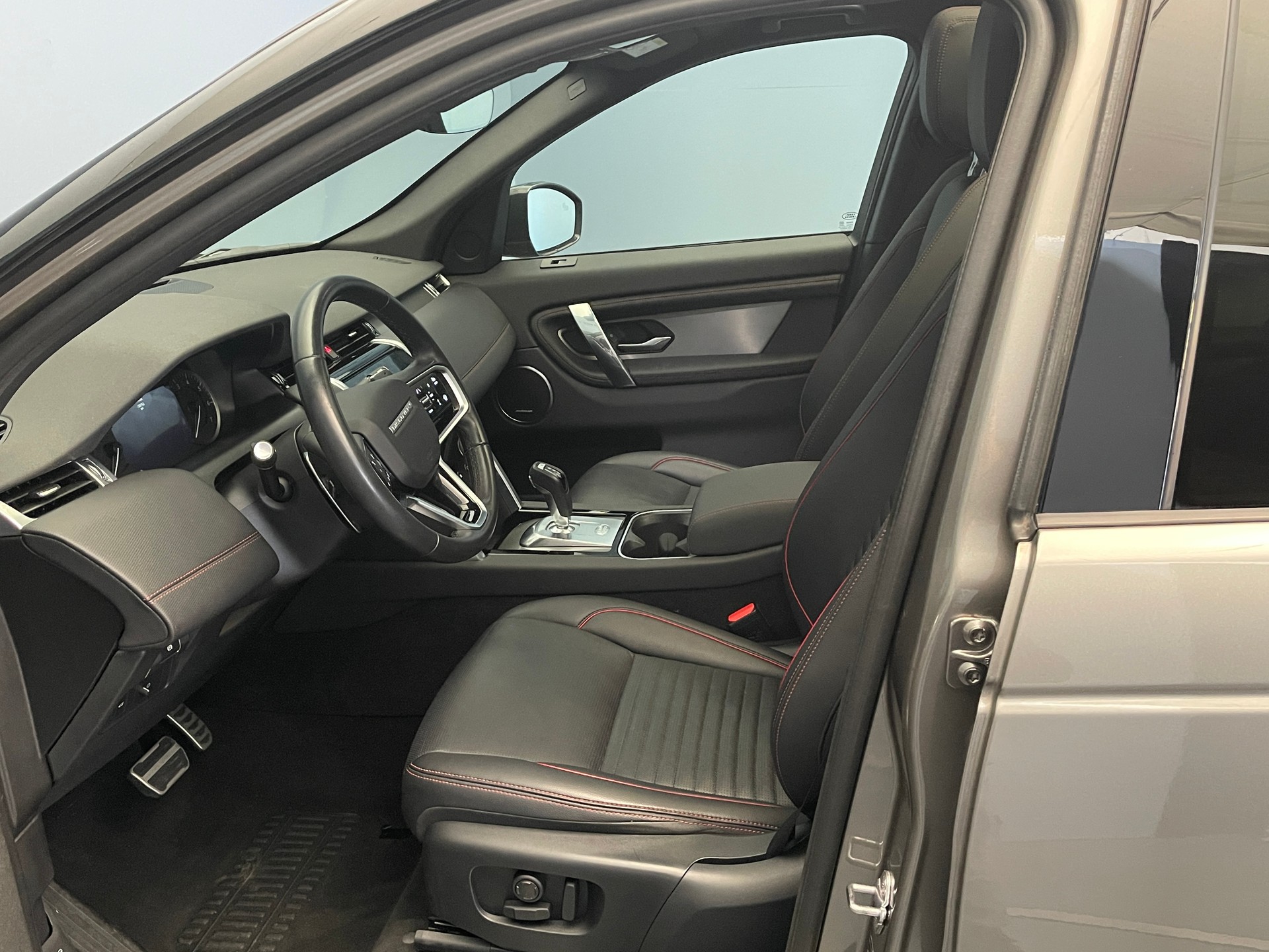 LAND ROVER Discovery Sport 2.0 Si4 R-Dynamic SE-image-5