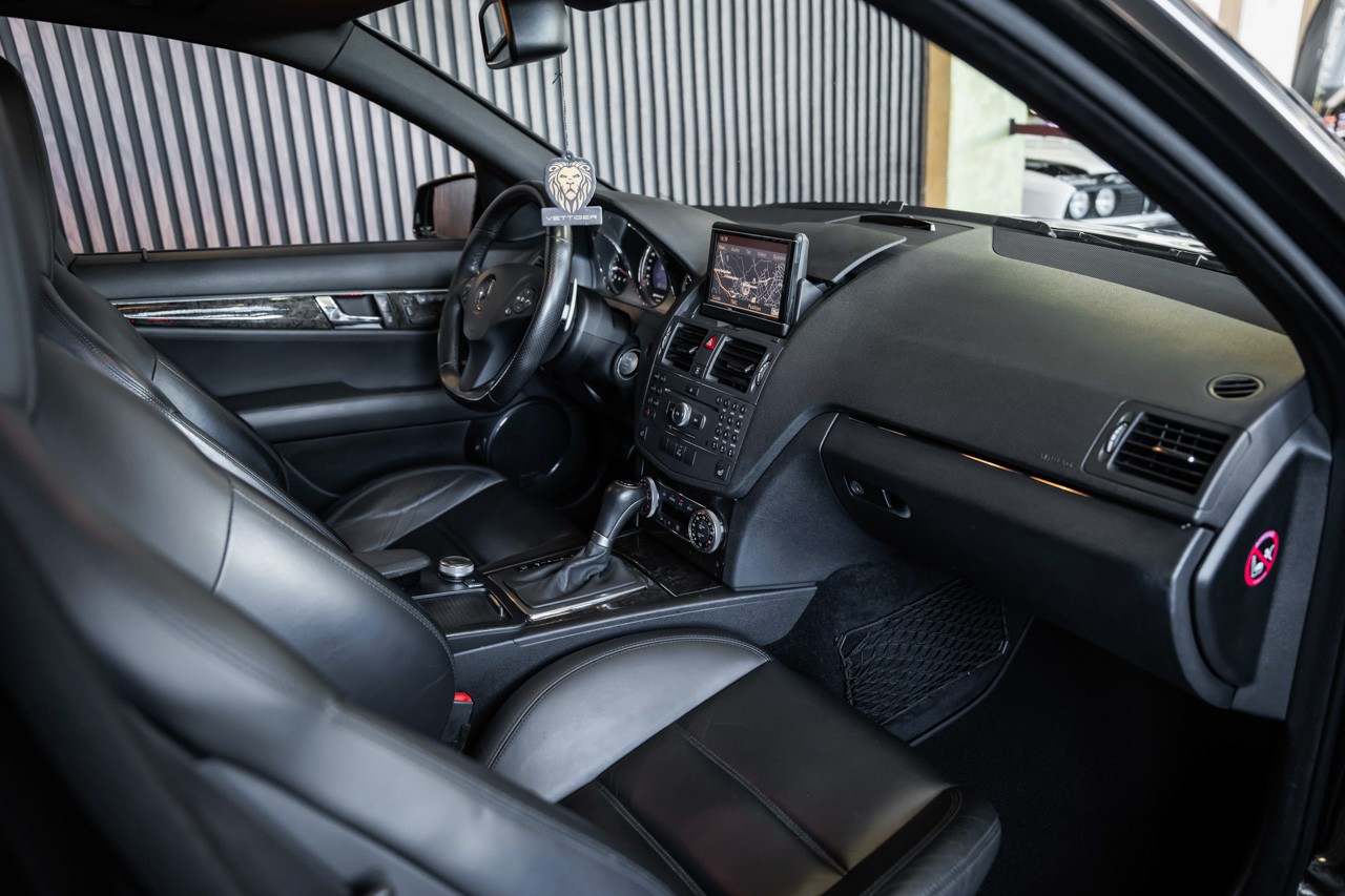 MERCEDES-BENZ C 63 AMG Avantgarde 7G-Tronic-image-15
