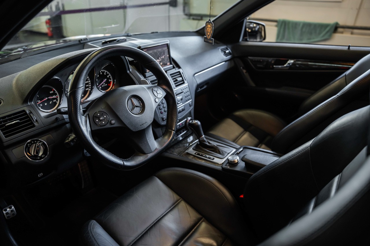 MERCEDES-BENZ C 63 AMG Avantgarde 7G-Tronic-image-13