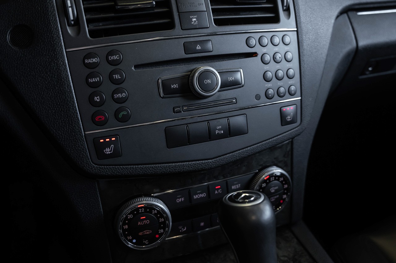 MERCEDES-BENZ C 63 AMG Avantgarde 7G-Tronic-image-23