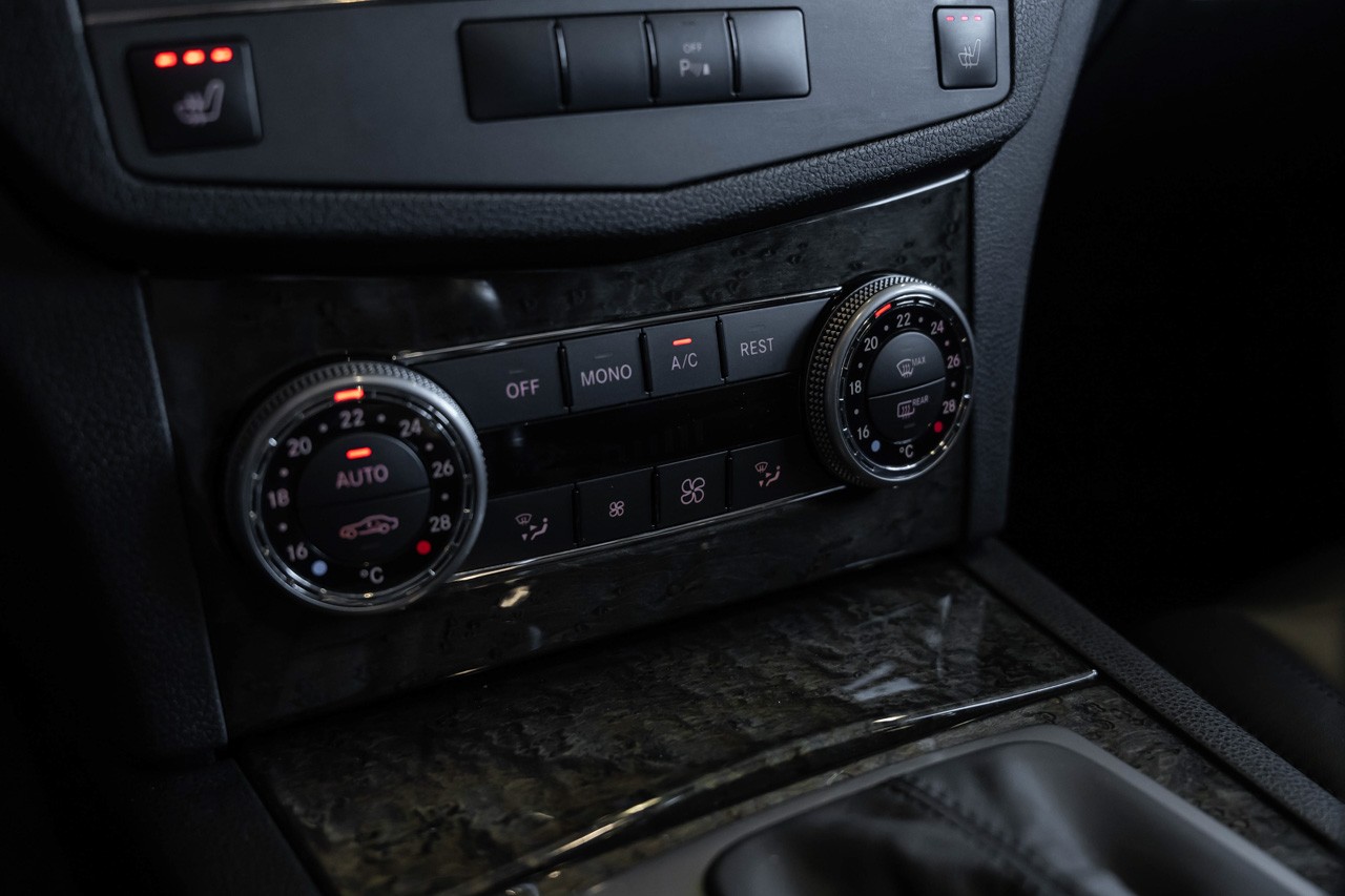 MERCEDES-BENZ C 63 AMG Avantgarde 7G-Tronic-image-24