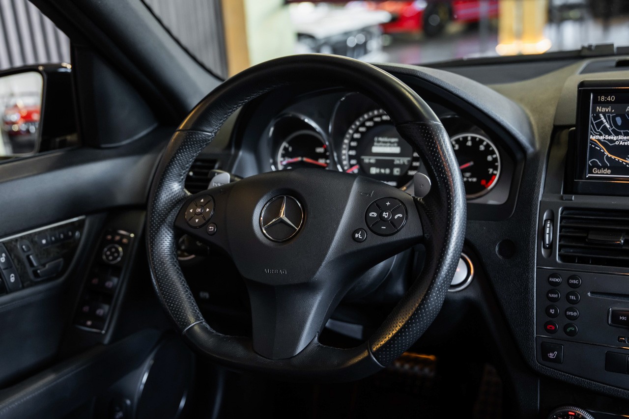MERCEDES-BENZ C 63 AMG Avantgarde 7G-Tronic-image-30
