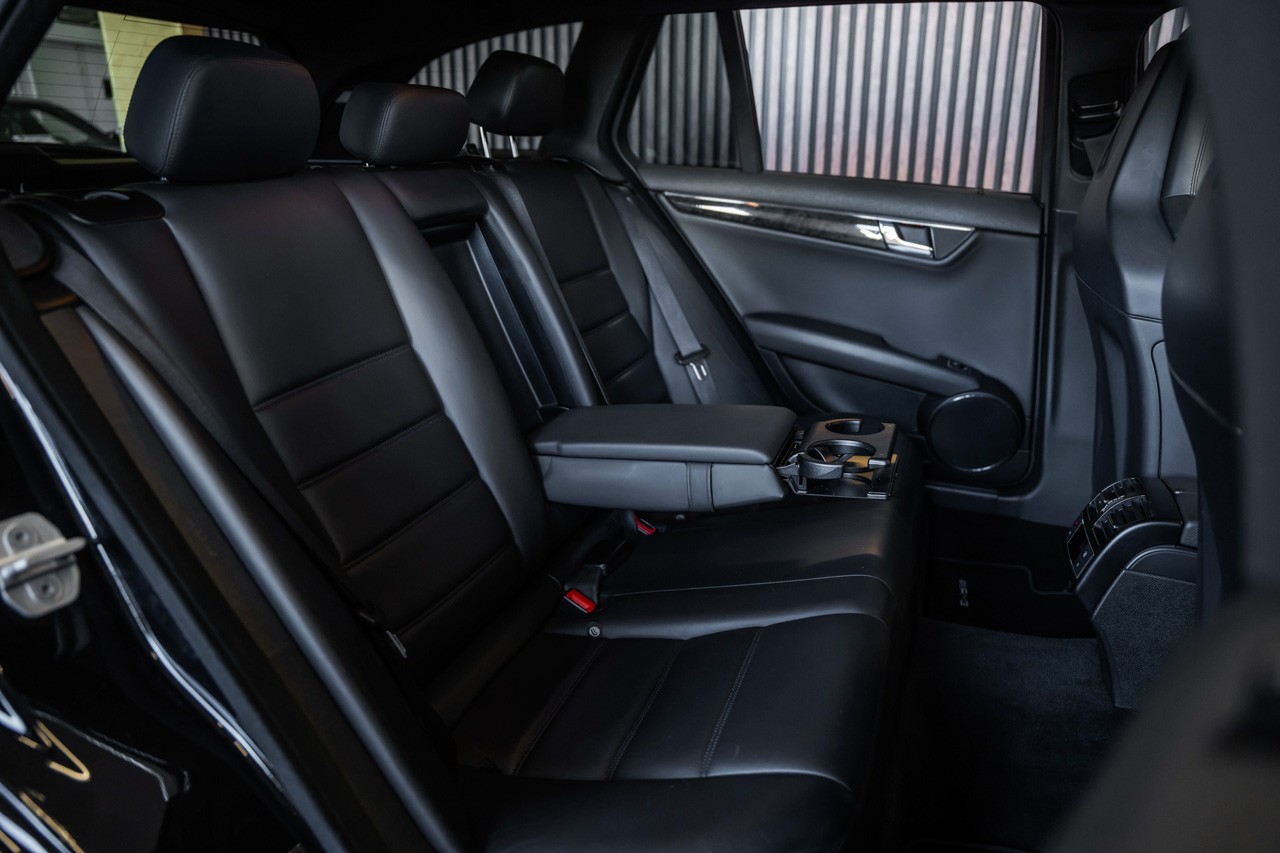 MERCEDES-BENZ C 63 AMG Avantgarde 7G-Tronic-image-19