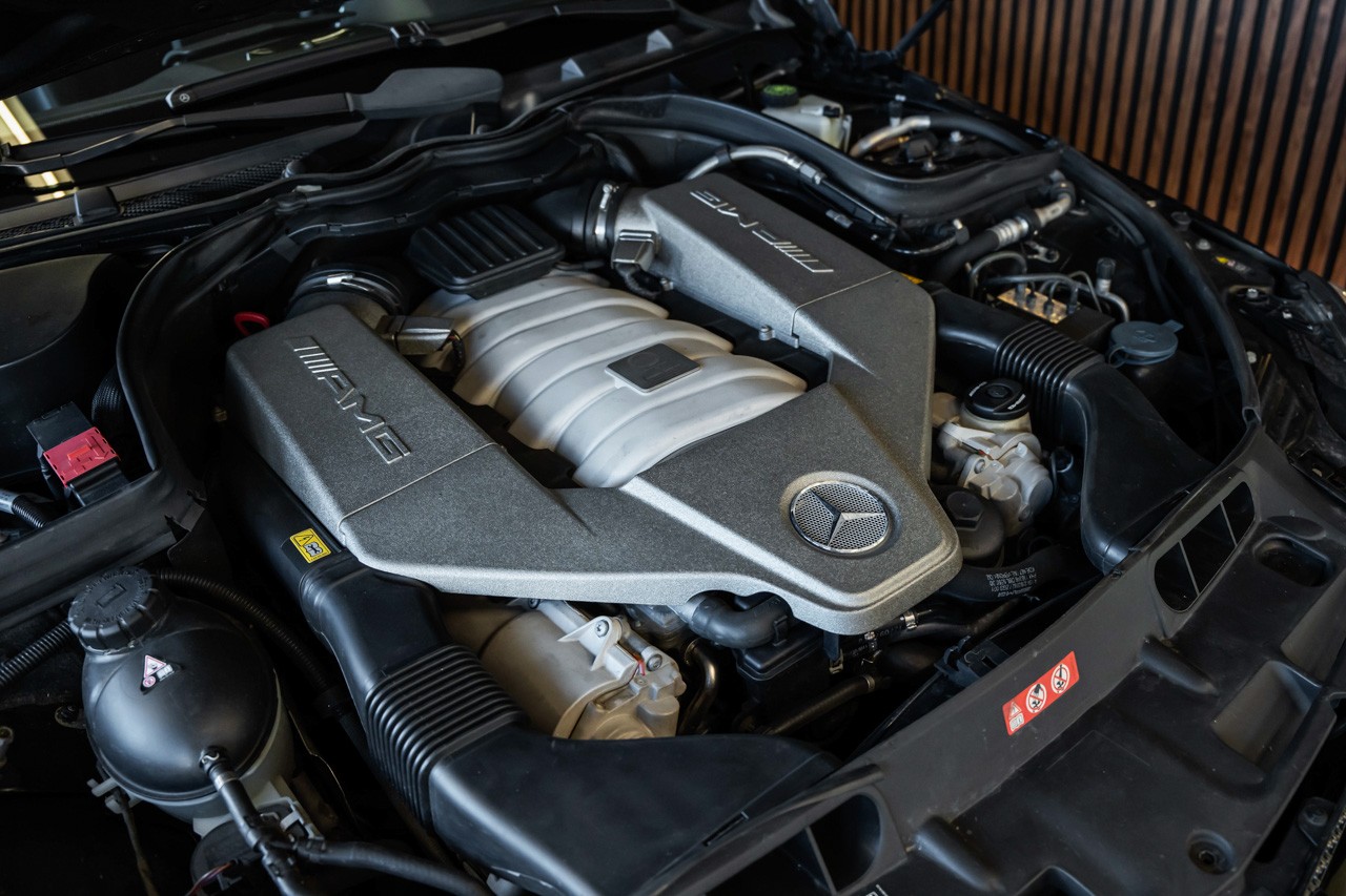 MERCEDES-BENZ C 63 AMG Avantgarde 7G-Tronic-image-34