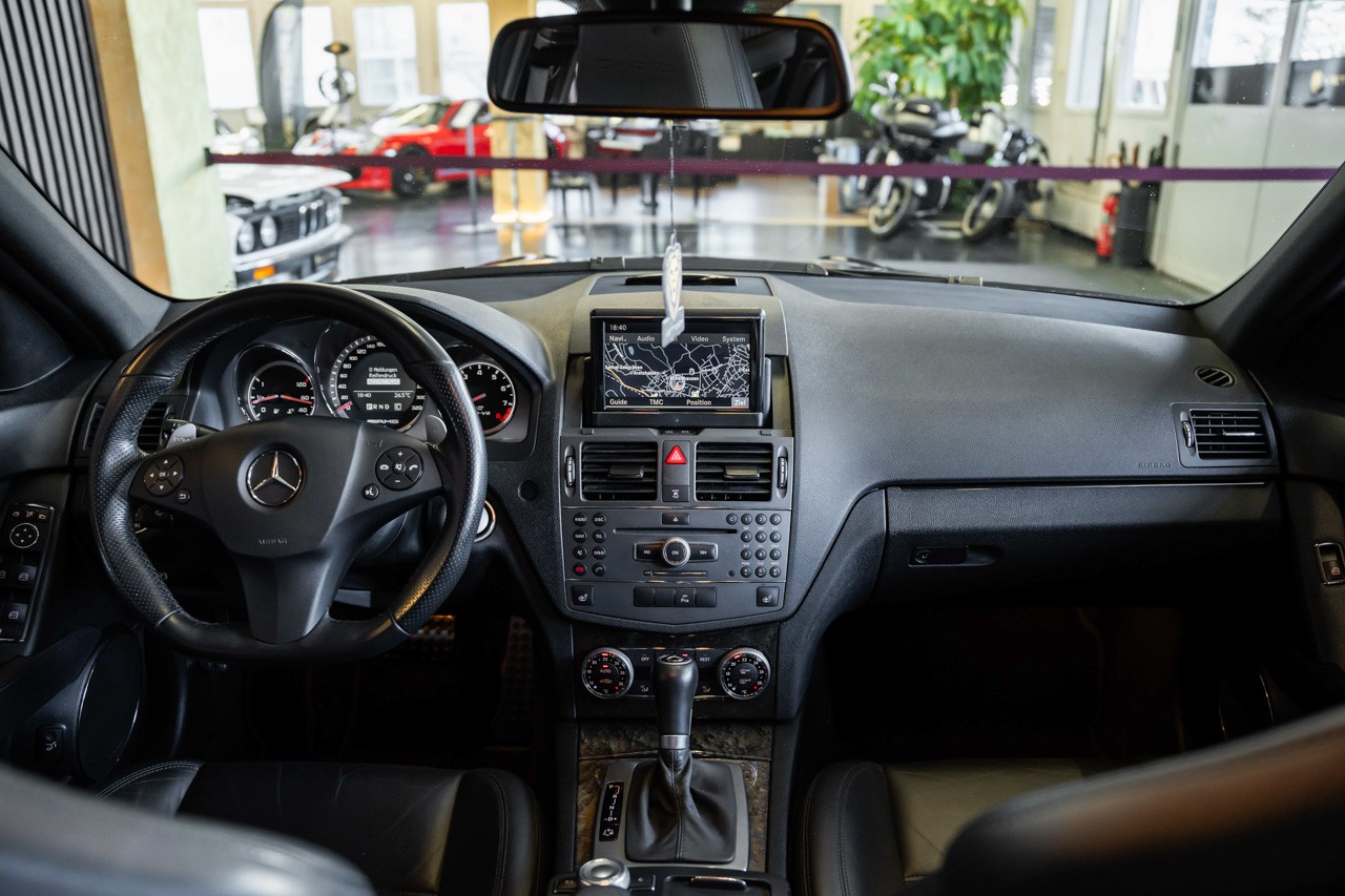 MERCEDES-BENZ C 63 AMG Avantgarde 7G-Tronic-image-12