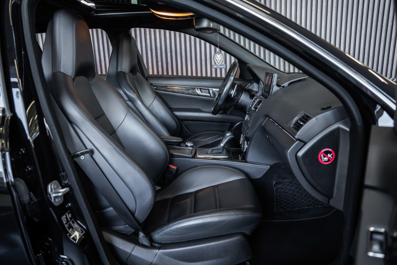 MERCEDES-BENZ C 63 AMG Avantgarde 7G-Tronic-image-16
