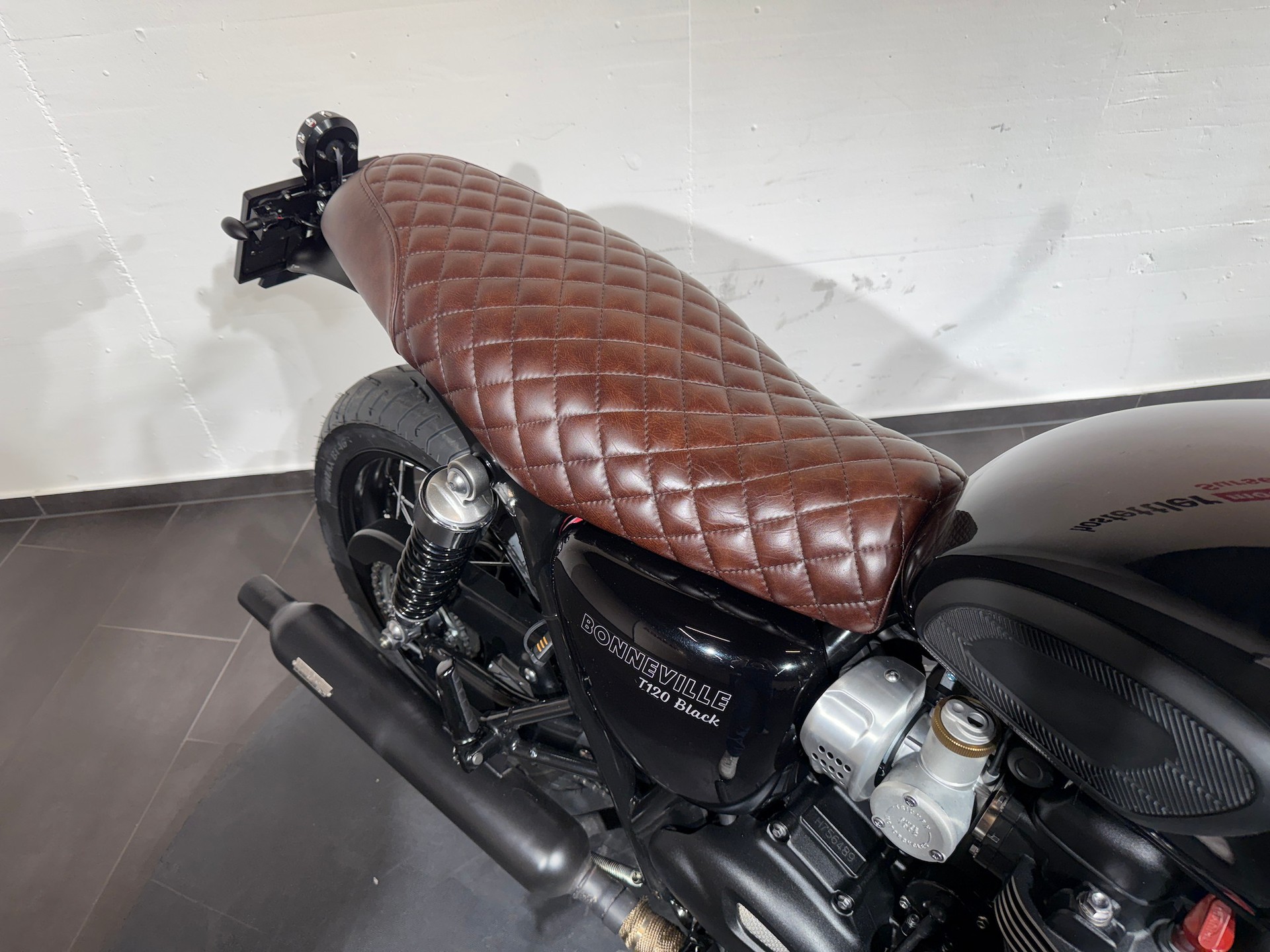TRIUMPH Bonneville 1200i T120-image-8