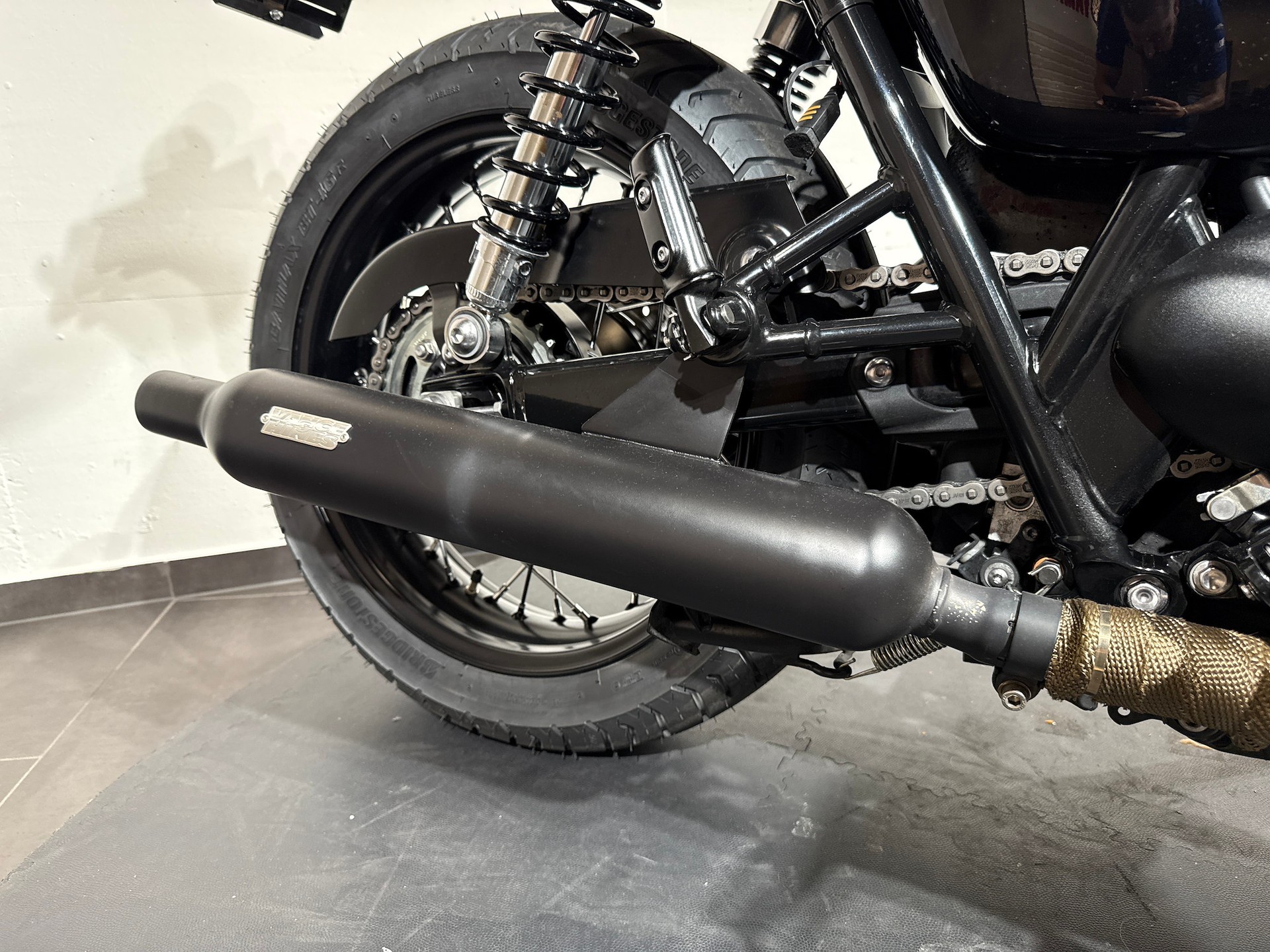 TRIUMPH Bonneville 1200i T120-image-9