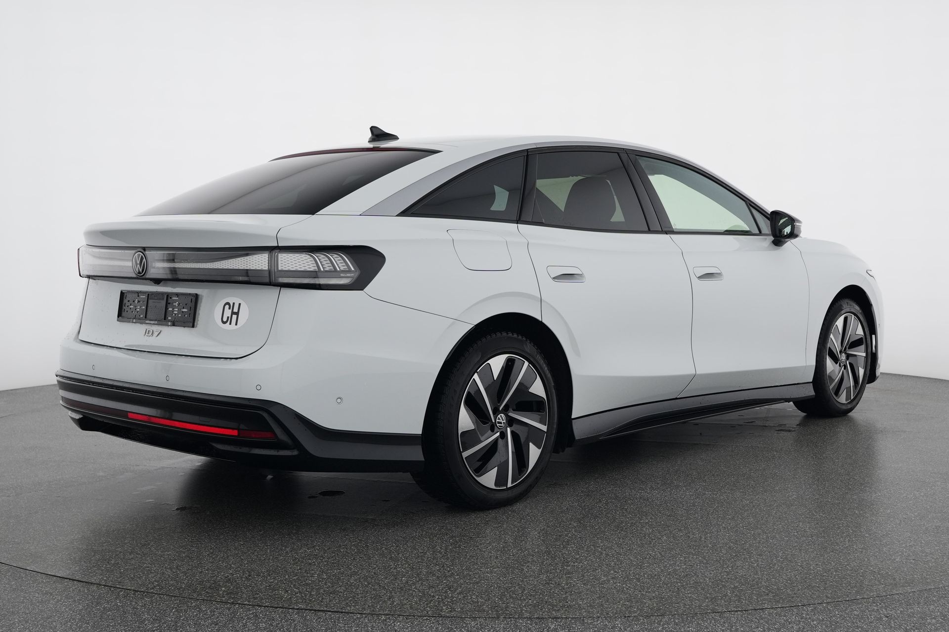 VW ID.7 Pro 77 kWh Pro UNITED-image-4