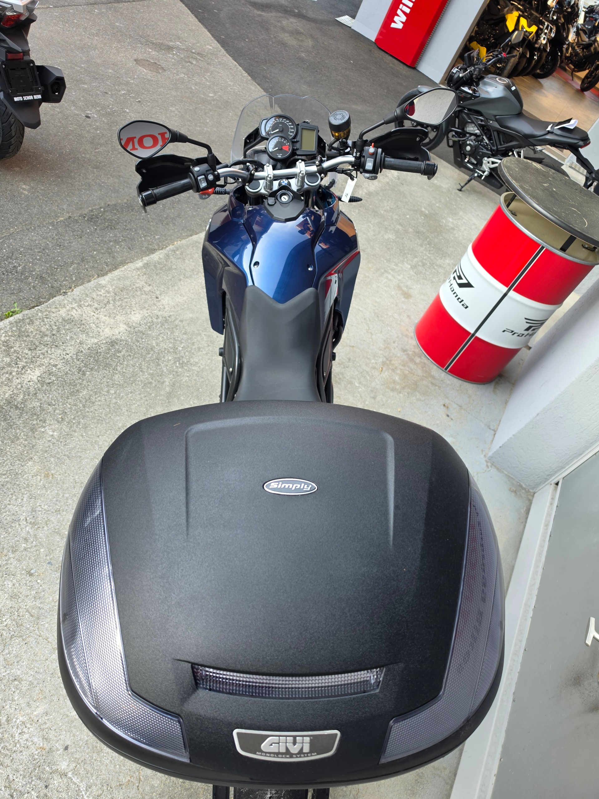 BMW F 650 GS ABS (safetyedition)-image-4