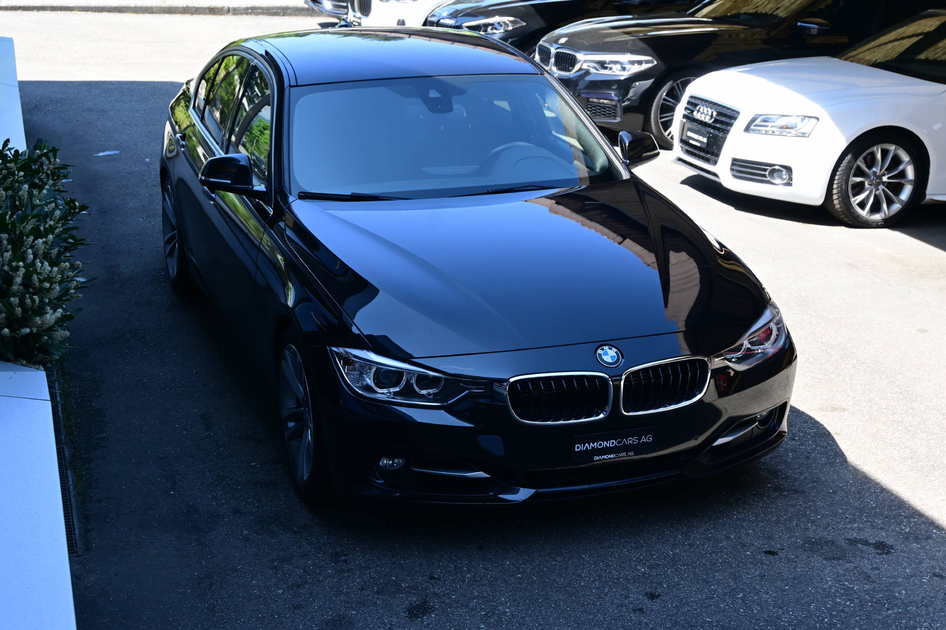 BMW ActiveHybrid 3-showroom-element-2