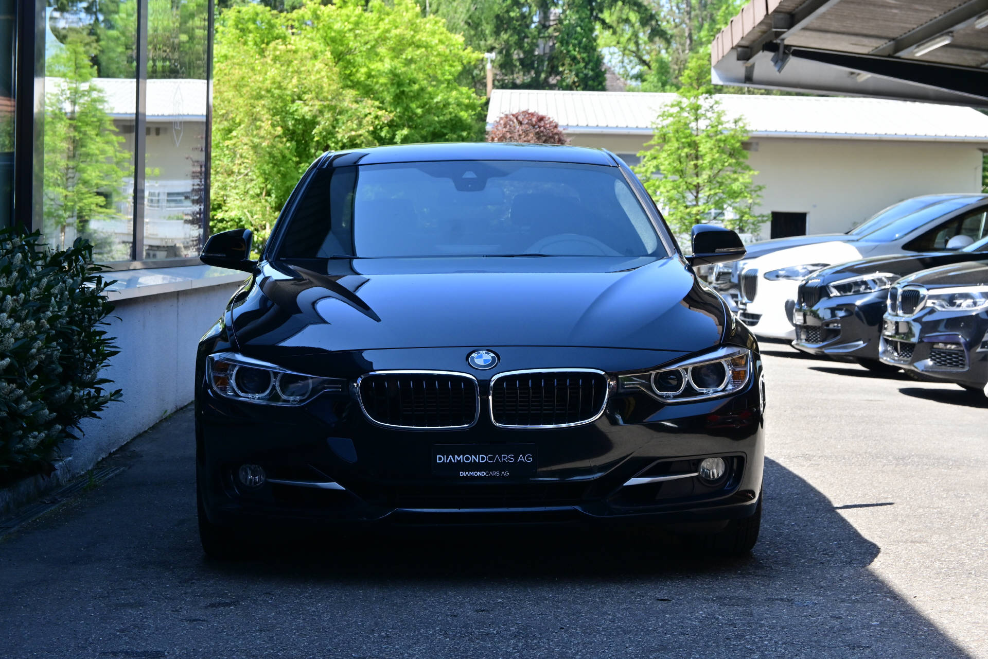 BMW ActiveHybrid 3-showroom-element-1