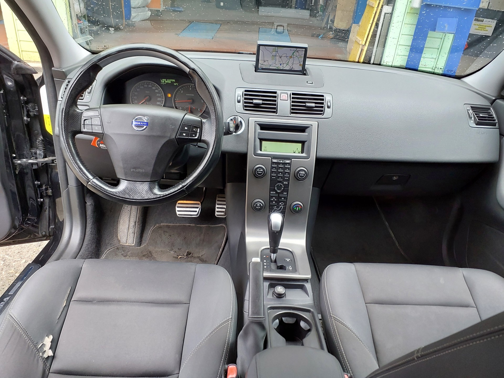VOLVO V50 D5 Kinetic-image-9