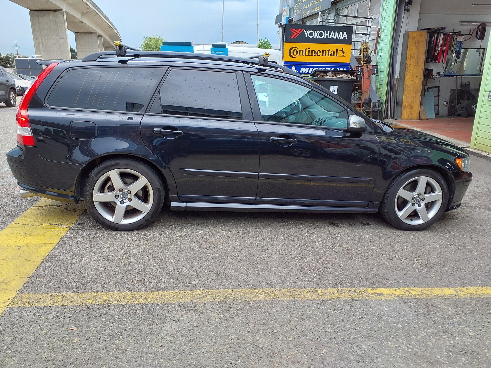 VOLVO V50 D5 Kinetic-image-4