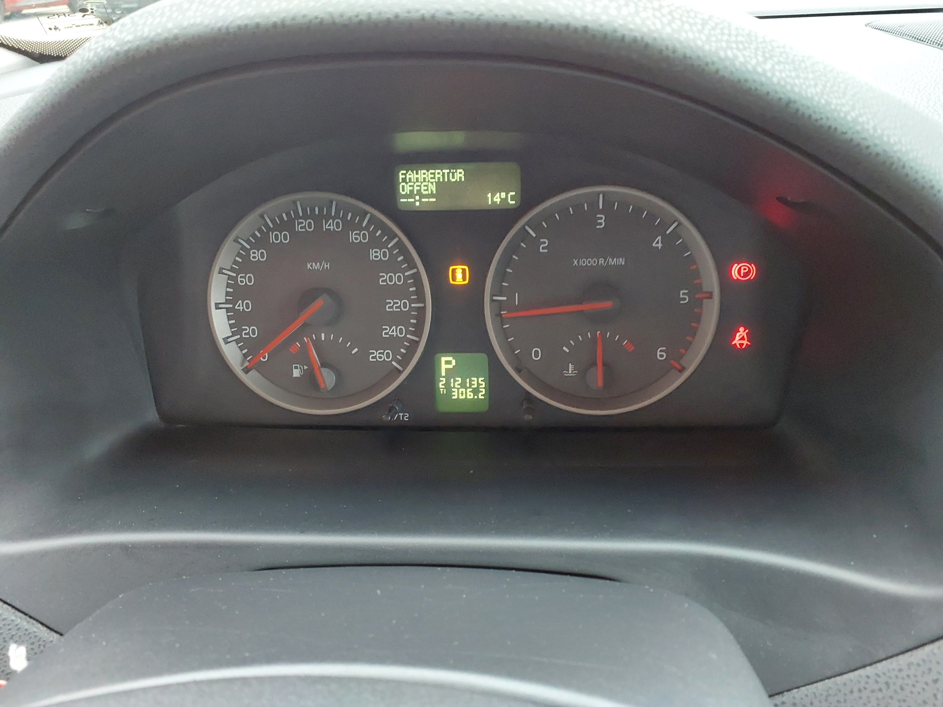 VOLVO V50 D5 Kinetic-image-8