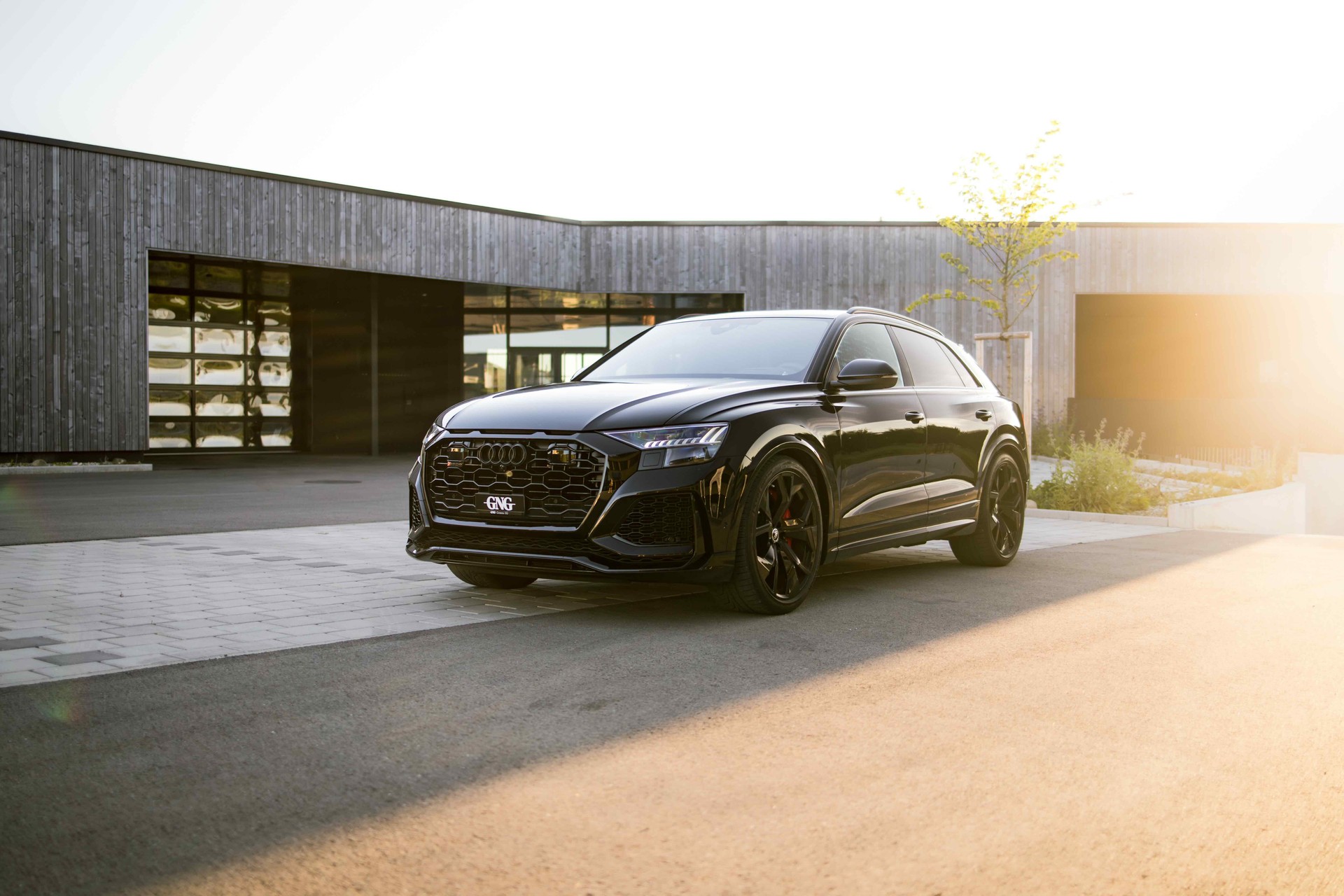 AUDI RSQ8 quattro tiptronic