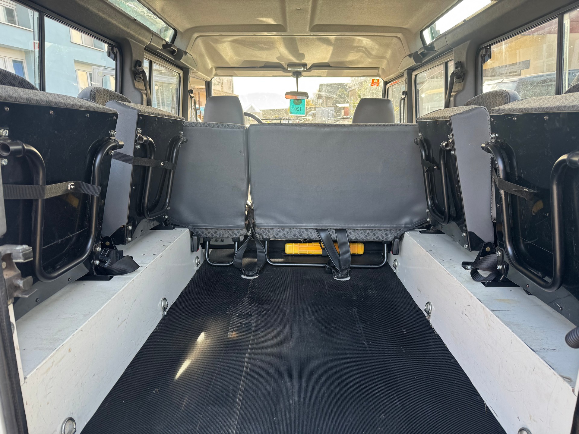 LAND ROVER Defender 110 SW 2.5 - 300 Tdi-image-8