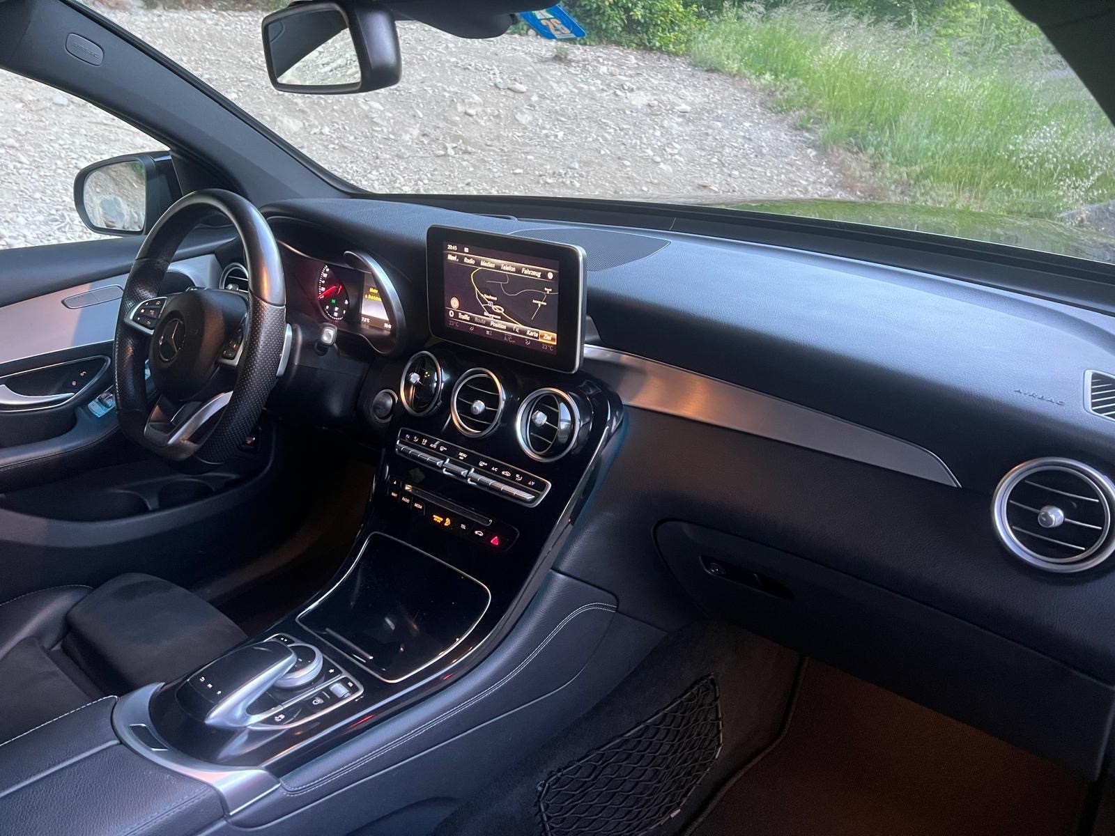 MERCEDES-BENZ GLC Coupé 250 d AMG Line 4Matic 9G-Tronic-image-9