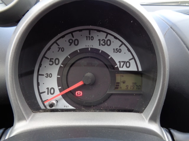 PEUGEOT 107 1.0 Active-image-6