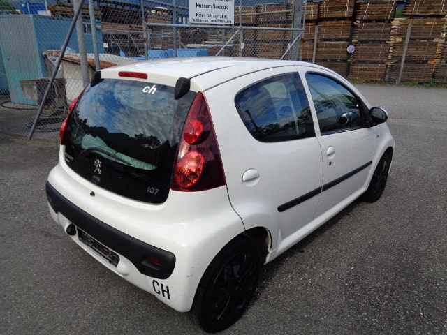 PEUGEOT 107 1.0 Active-image-3