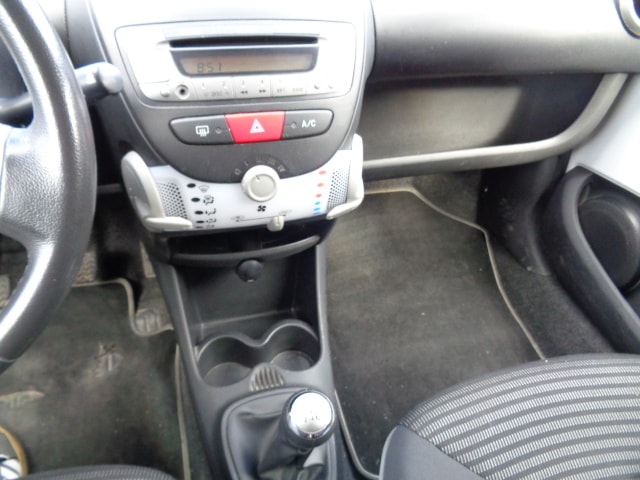 PEUGEOT 107 1.0 Active-image-7