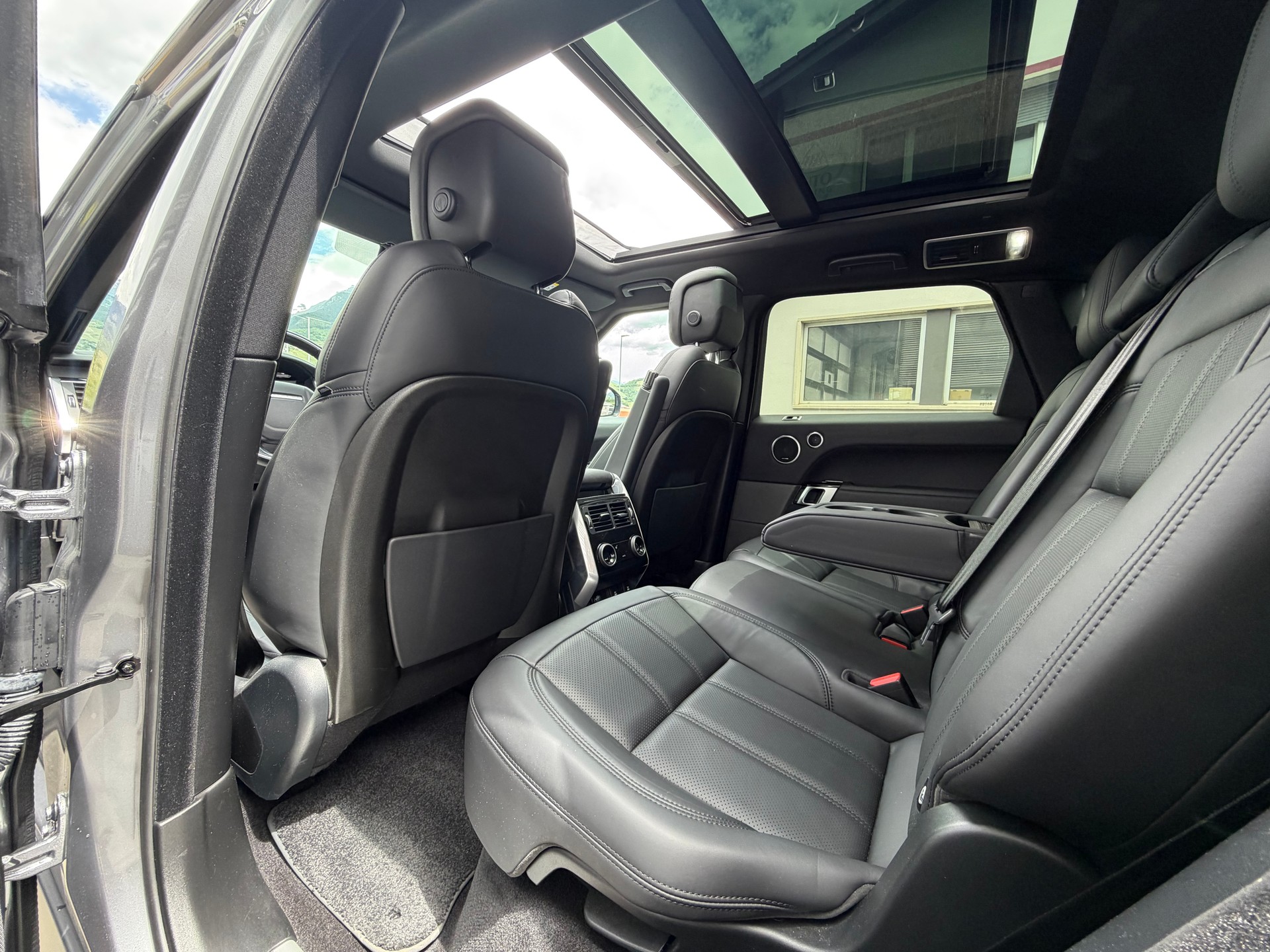 LAND ROVER Range Rover Sport 3.0 SDV6 HSE Automatic-image-7