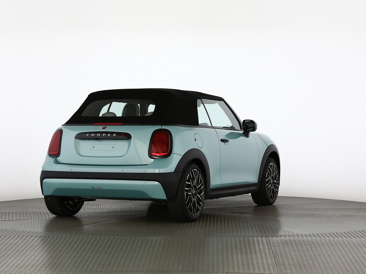 MINI Cooper S Cabriolet DKG-showroom-element-1