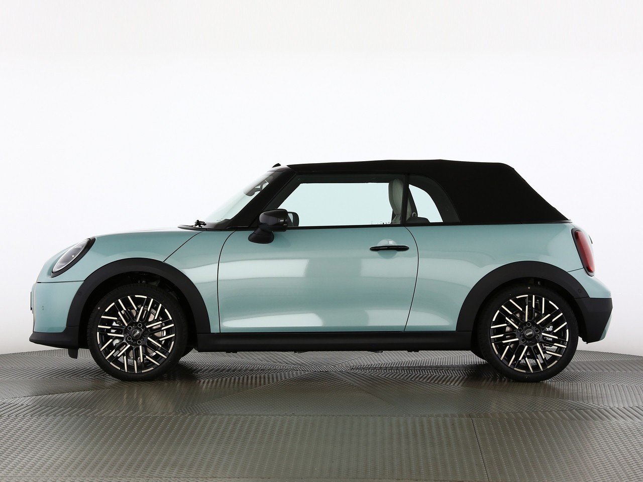 MINI Cooper S Cabriolet DKG-showroom-element-2