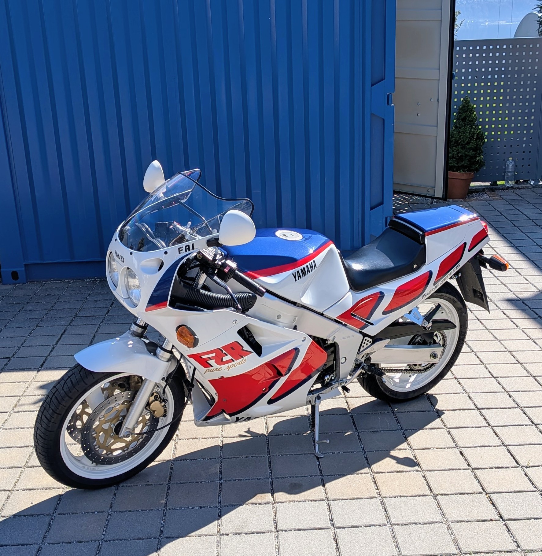 YAMAHA FZR 1000