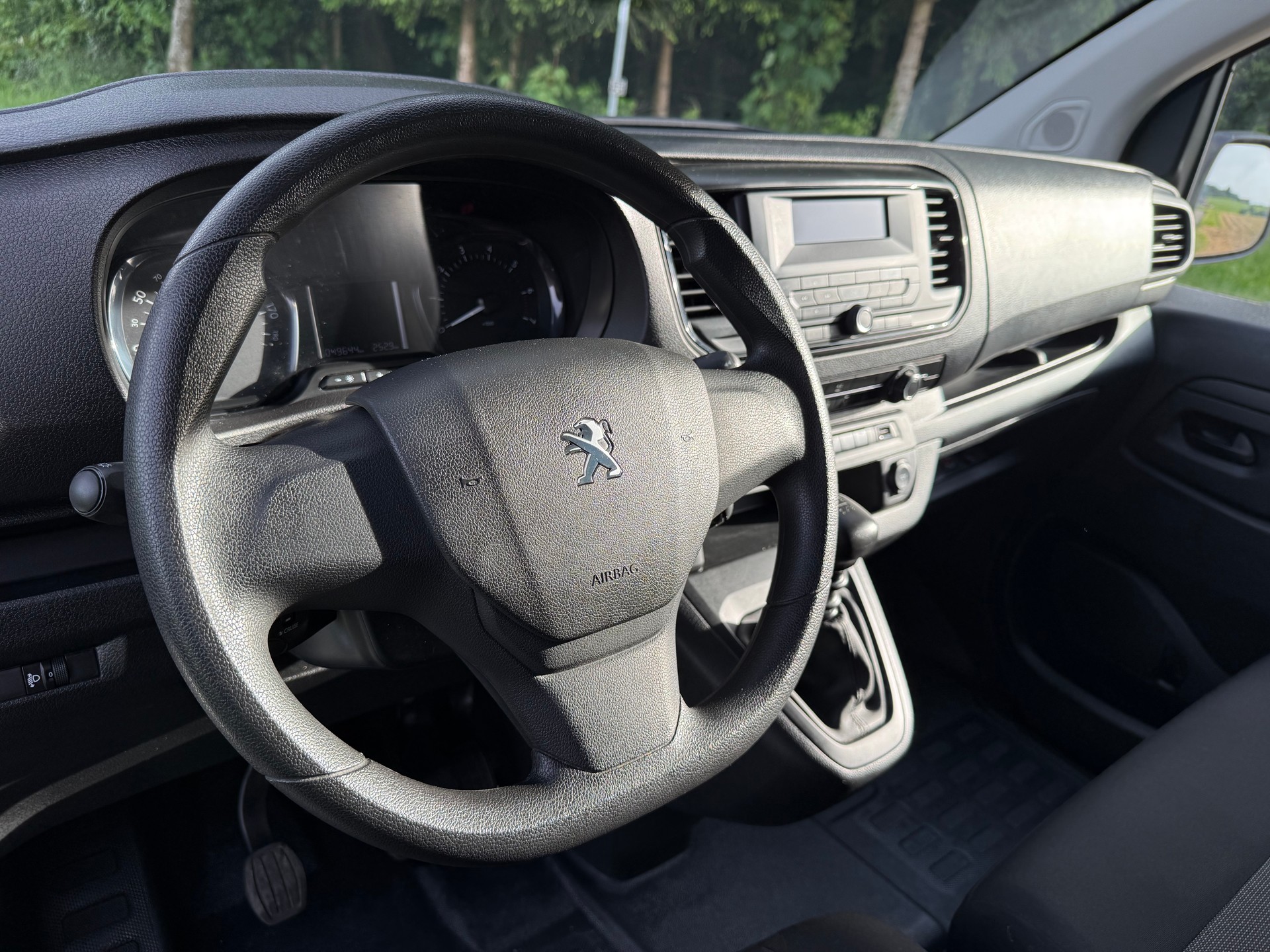 PEUGEOT Expert 1.5 BlueHDi 120 S&S Standard-image-12
