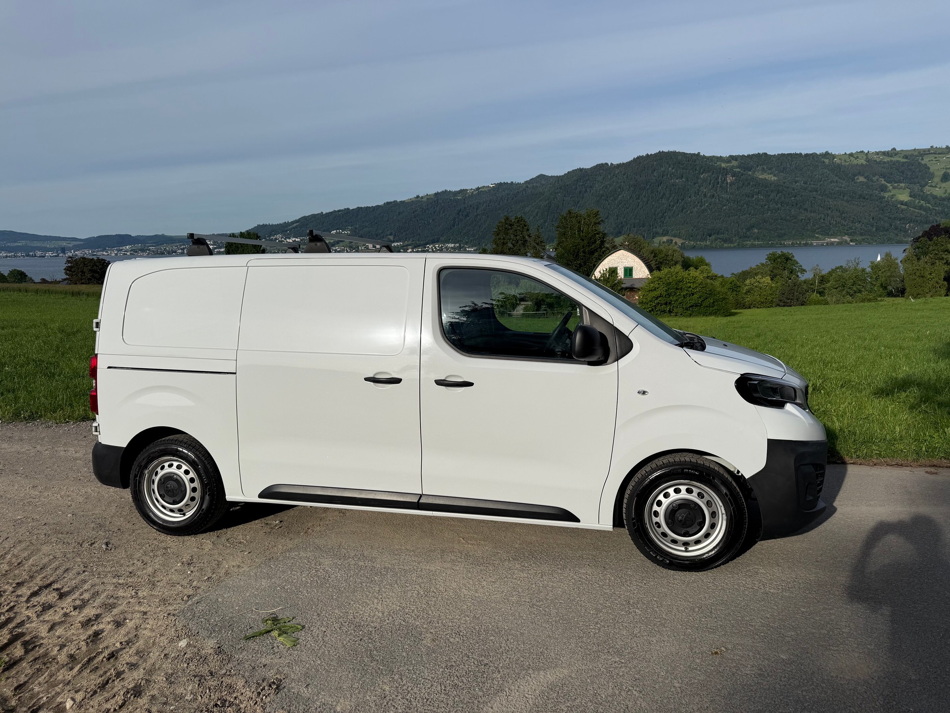PEUGEOT Expert 1.5 BlueHDi 120 S&S Standard-image-6