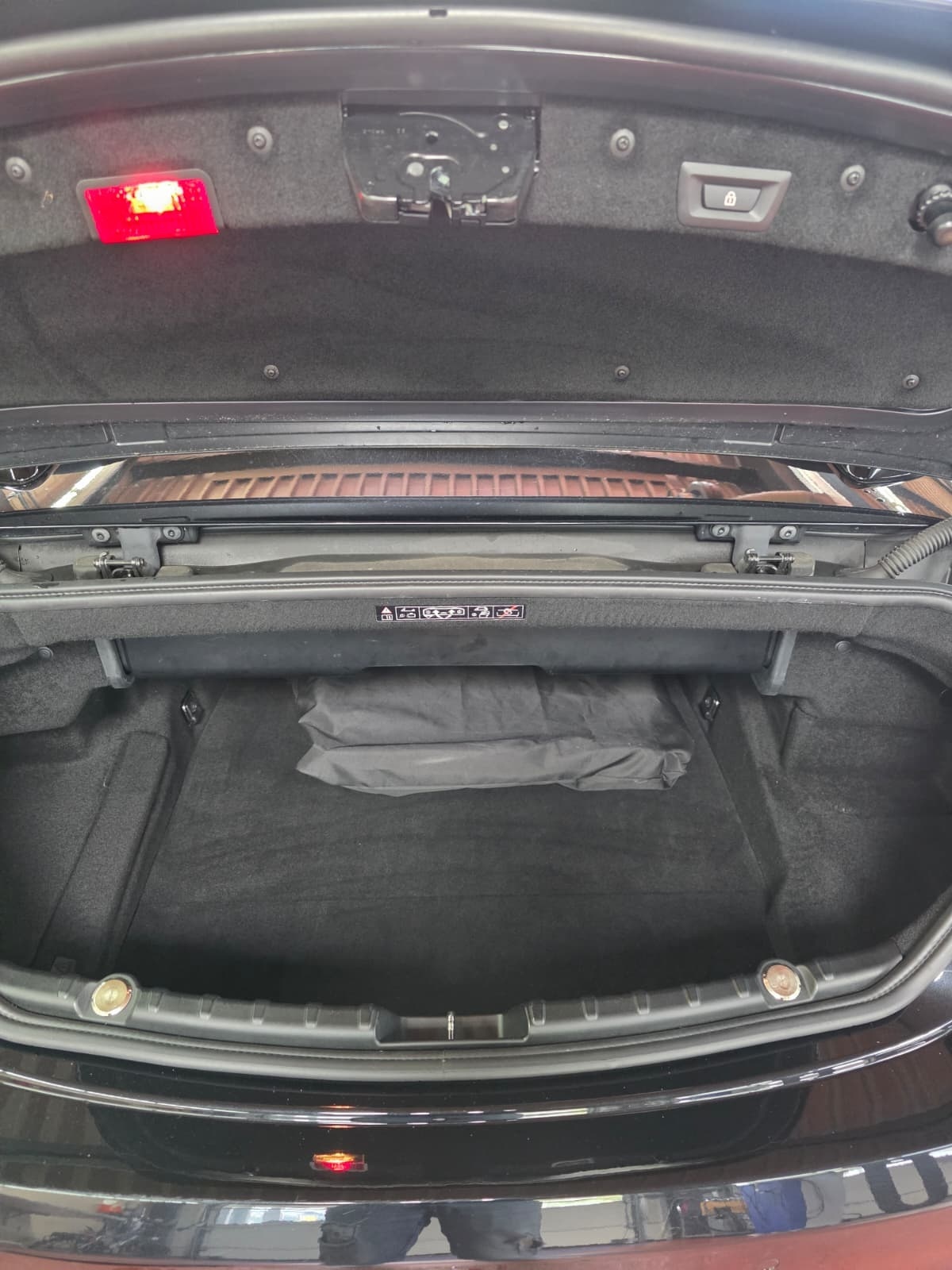 BMW 640i Cabrio xDrive-image-10
