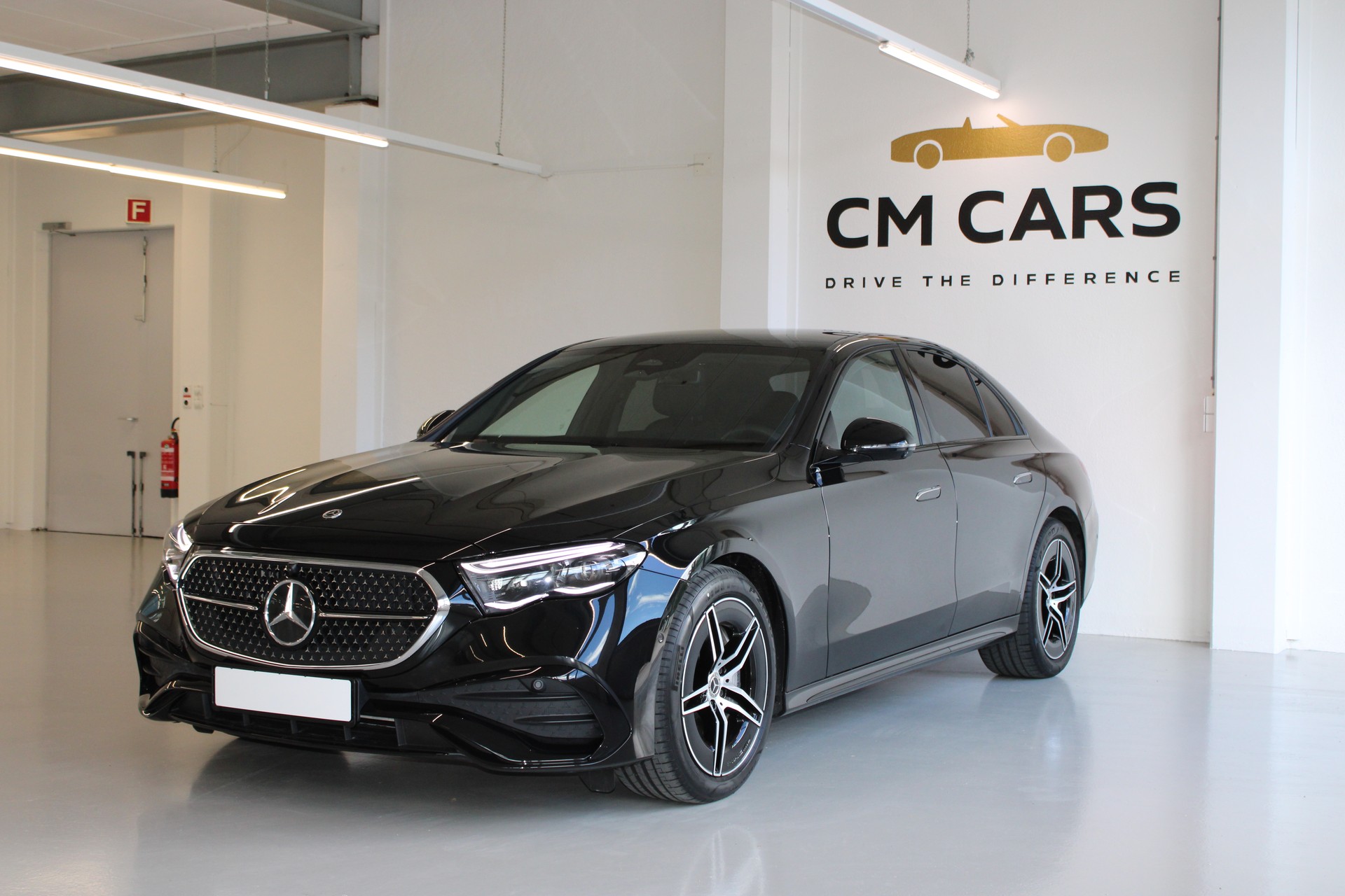 MERCEDES-BENZ E 220 d 4Matic 9G-Tronic-showroom-element-3