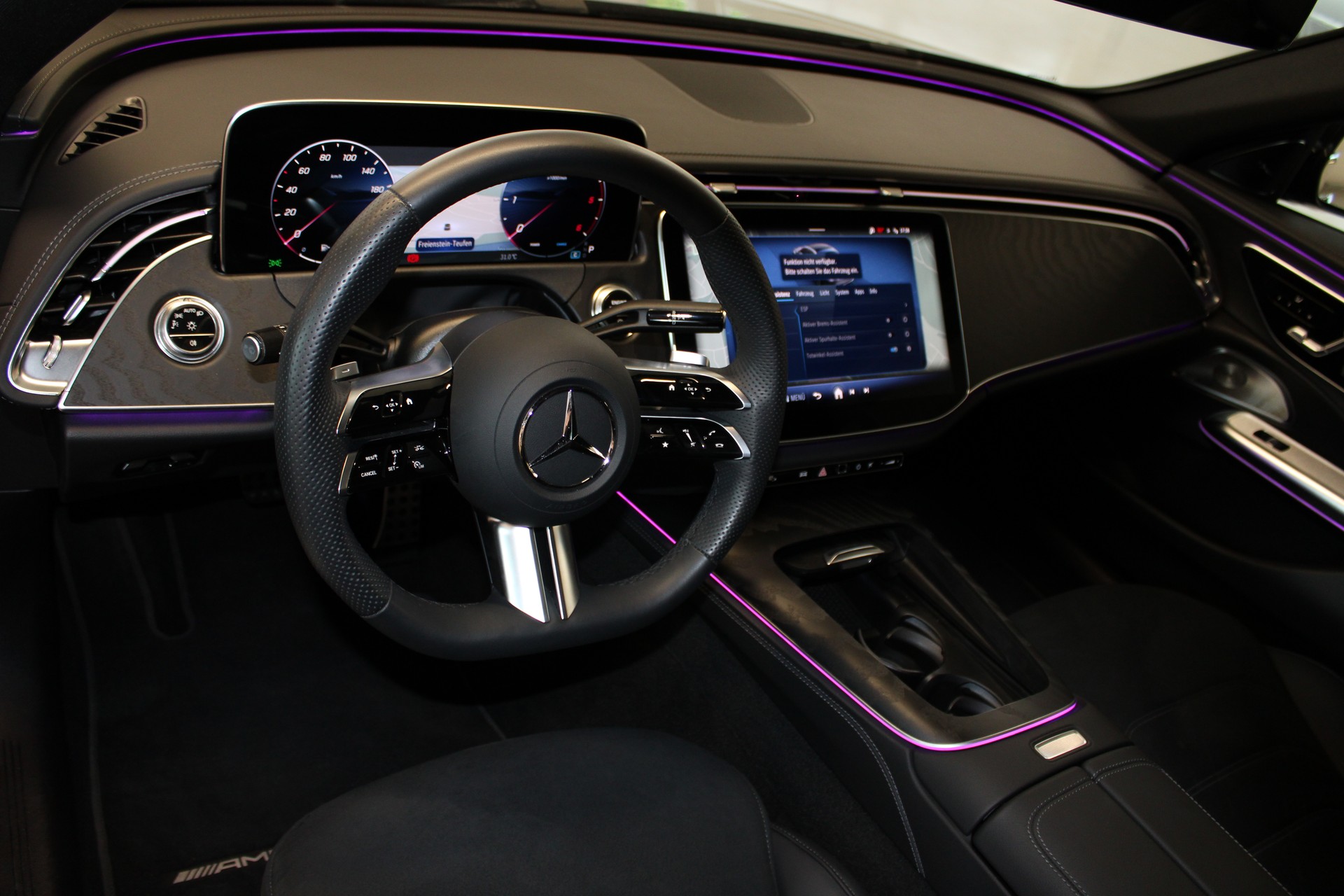 MERCEDES-BENZ E 220 d 4Matic 9G-Tronic-image-11