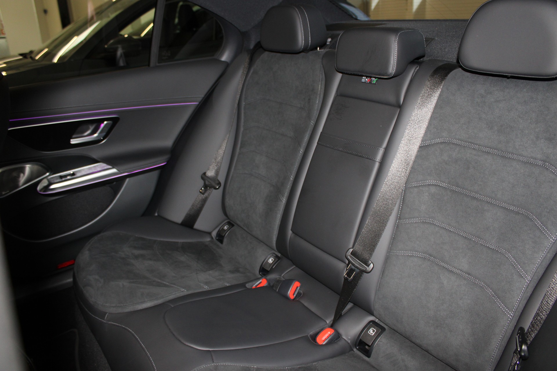 MERCEDES-BENZ E 220 d 4Matic 9G-Tronic-image-20