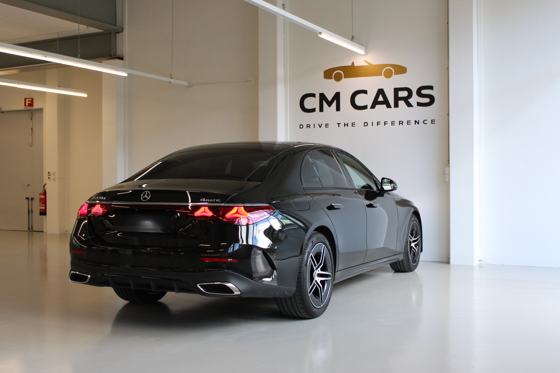MERCEDES-BENZ E 220 d 4Matic 9G-Tronic-image-8