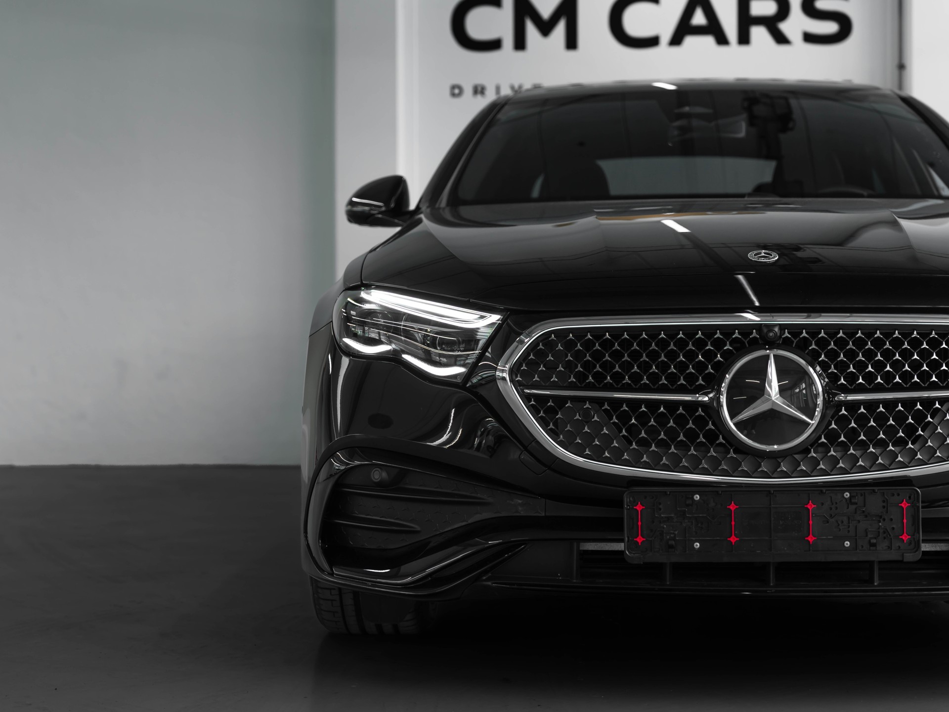 MERCEDES-BENZ E 220 d 4Matic 9G-Tronic-image-8