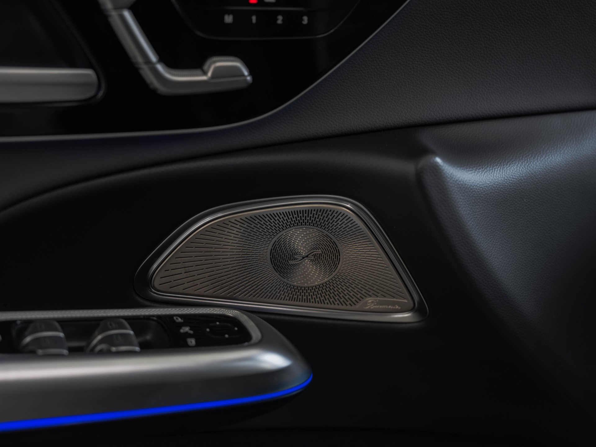 MERCEDES-BENZ E 220 d 4Matic 9G-Tronic-image-29