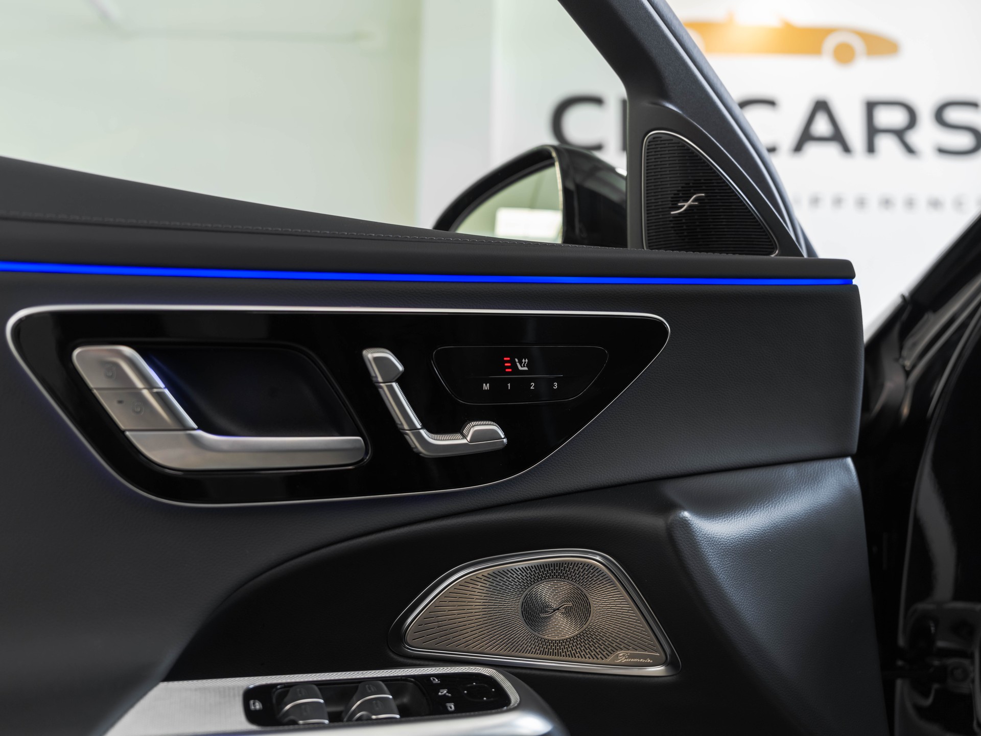 MERCEDES-BENZ E 220 d 4Matic 9G-Tronic-image-28
