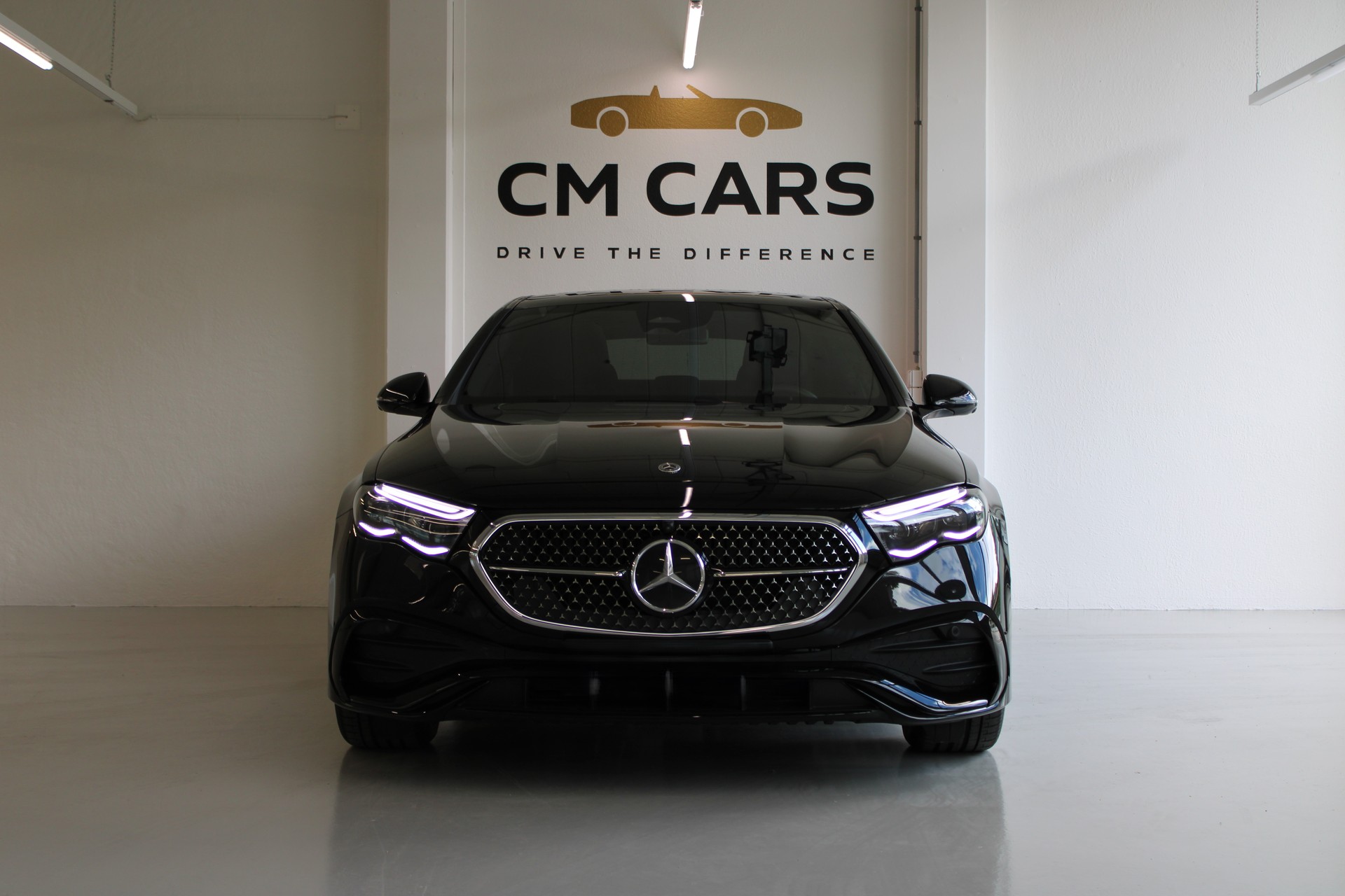 MERCEDES-BENZ E 220 d 4Matic 9G-Tronic-showroom-element-1