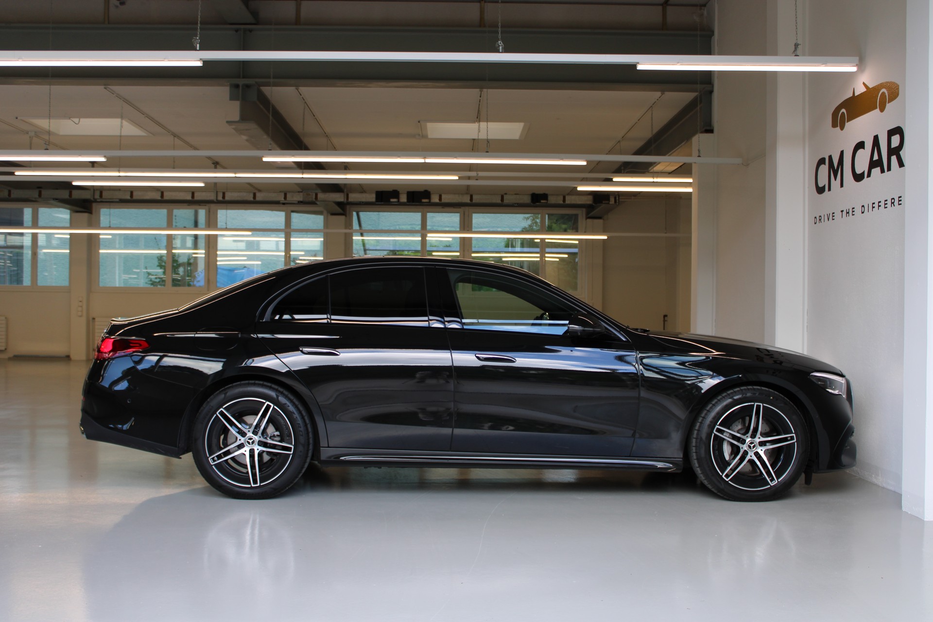 MERCEDES-BENZ E 220 d 4Matic 9G-Tronic-image-10