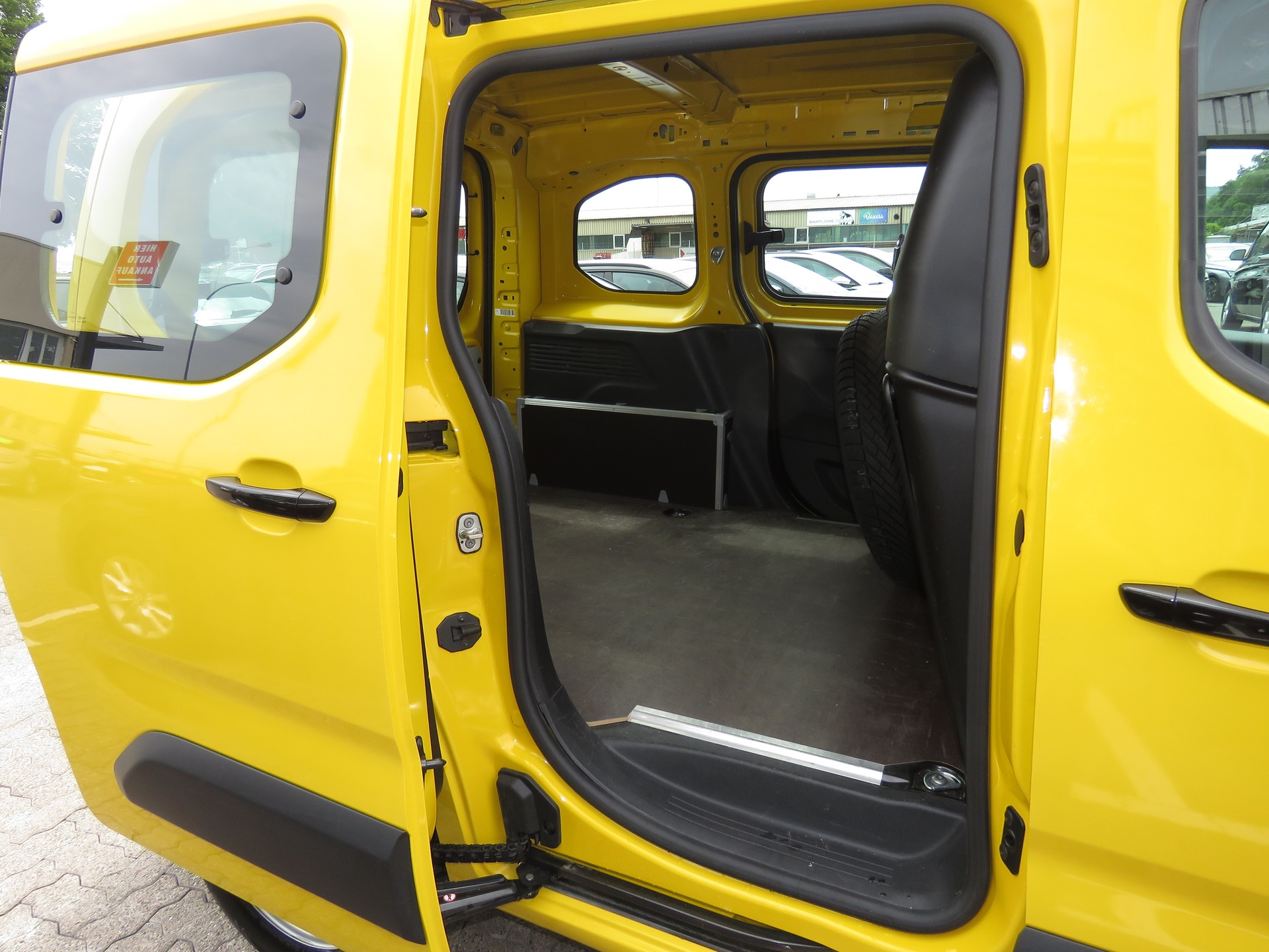 OPEL Combo Cargo 1.5 s/s 4x4 3-Plätzer, Nutzlast 640 kg-image-10