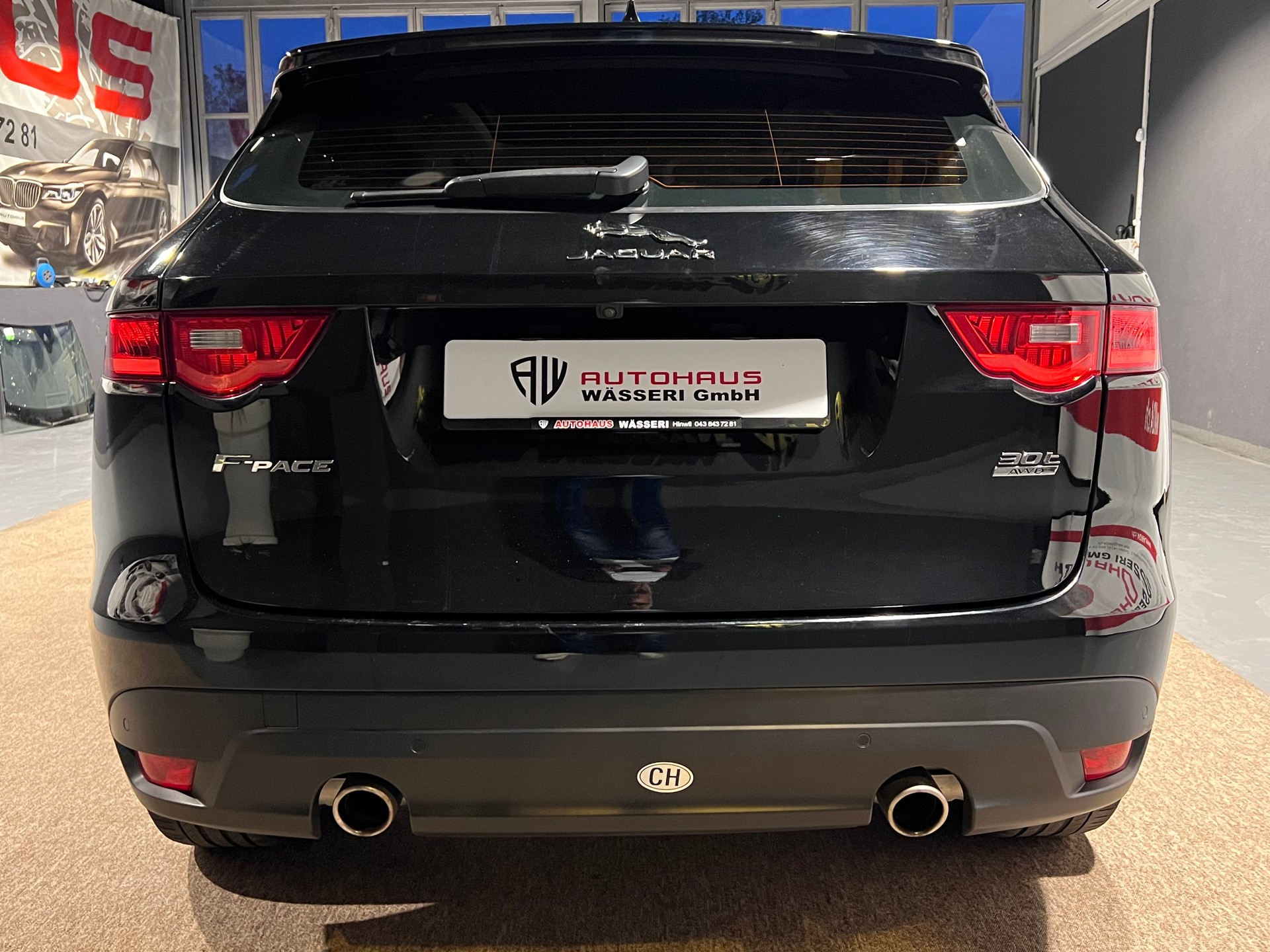 JAGUAR F-Pace 30t 2.0 Prestige AWD Automatik-showroom-element-3