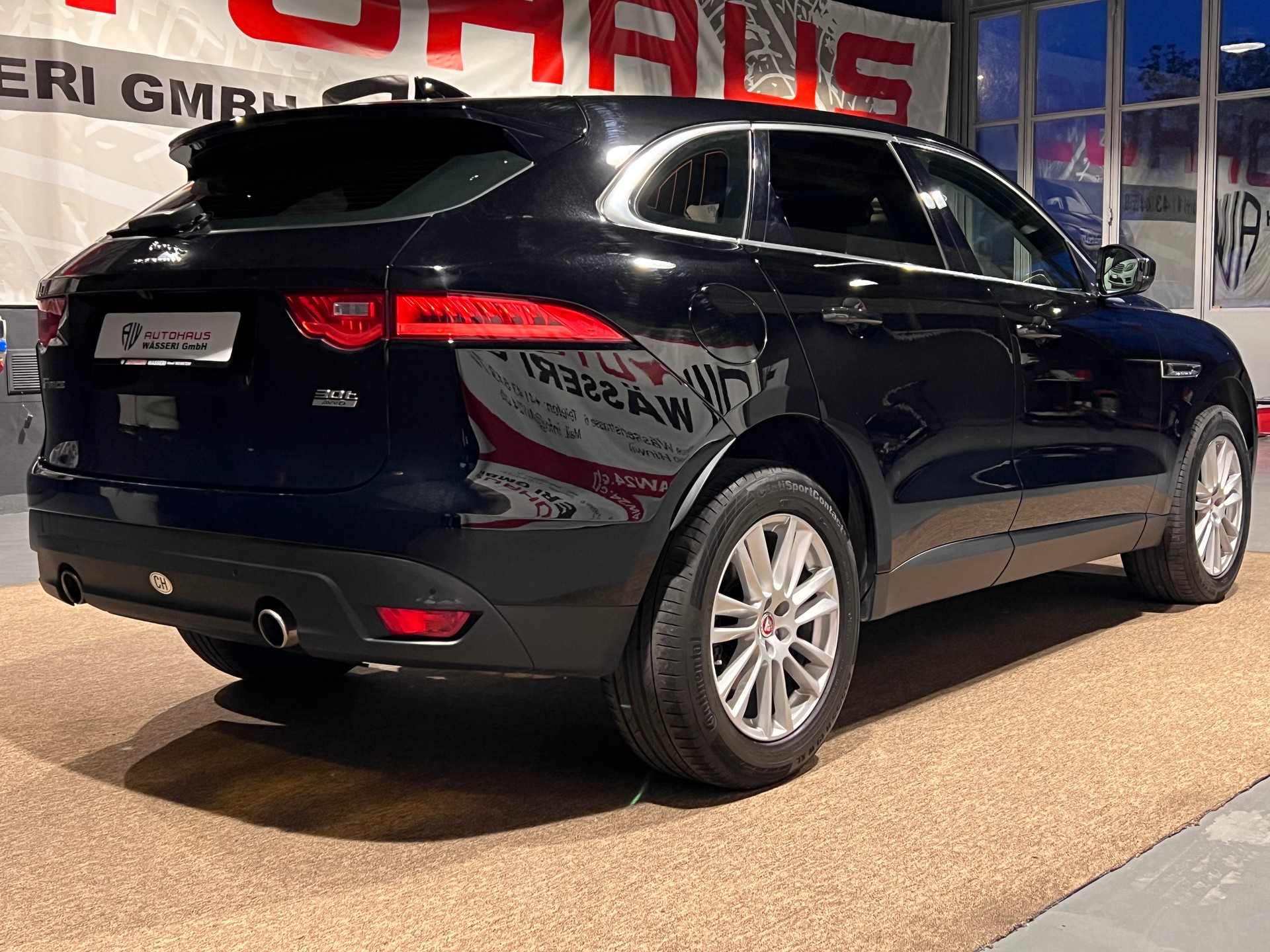 JAGUAR F-Pace 30t 2.0 Prestige AWD Automatik-showroom-element-2