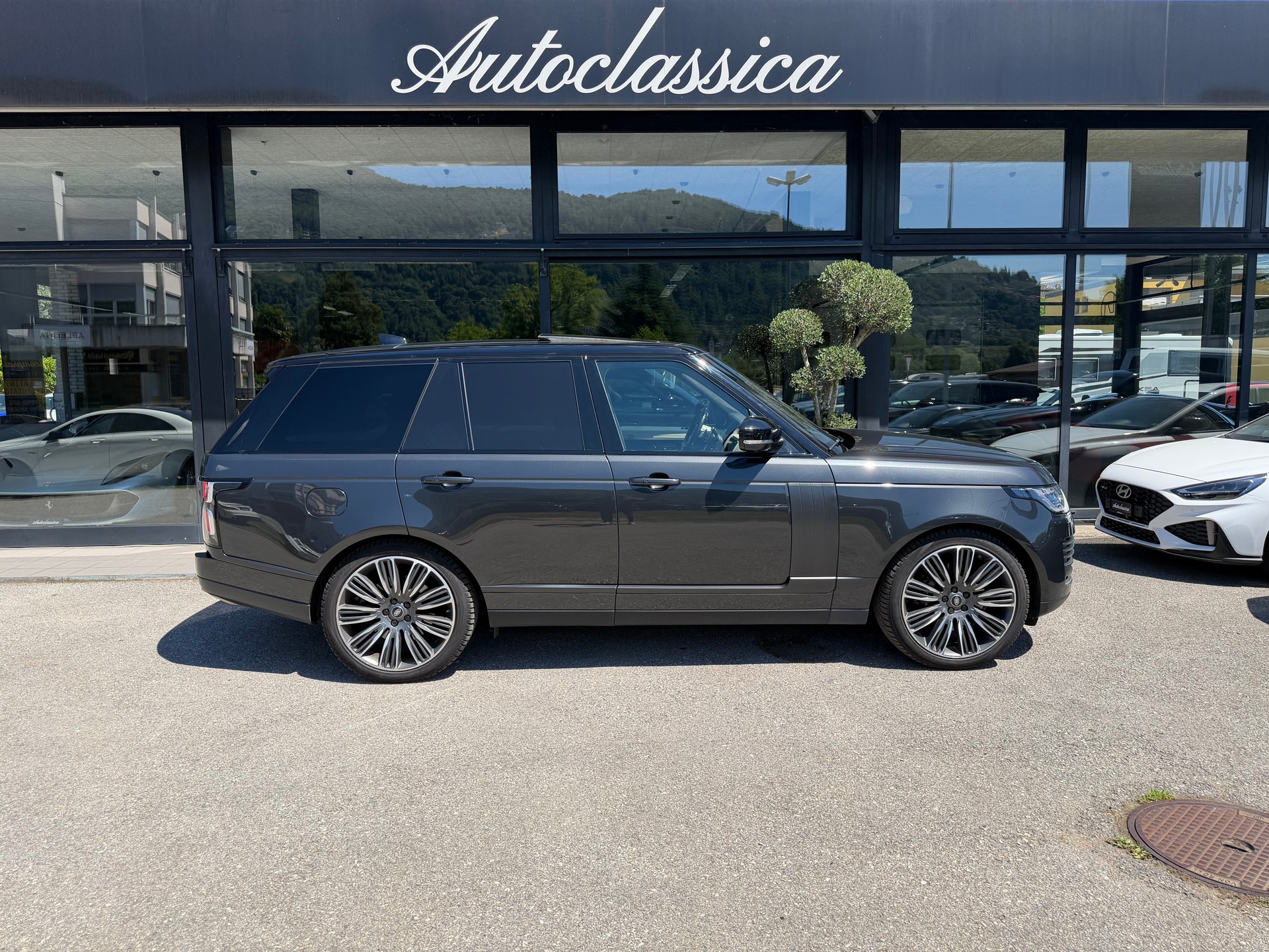 LAND ROVER Range Rover 4.4 SDV8 Autobiography Automatic-showroom-element-3