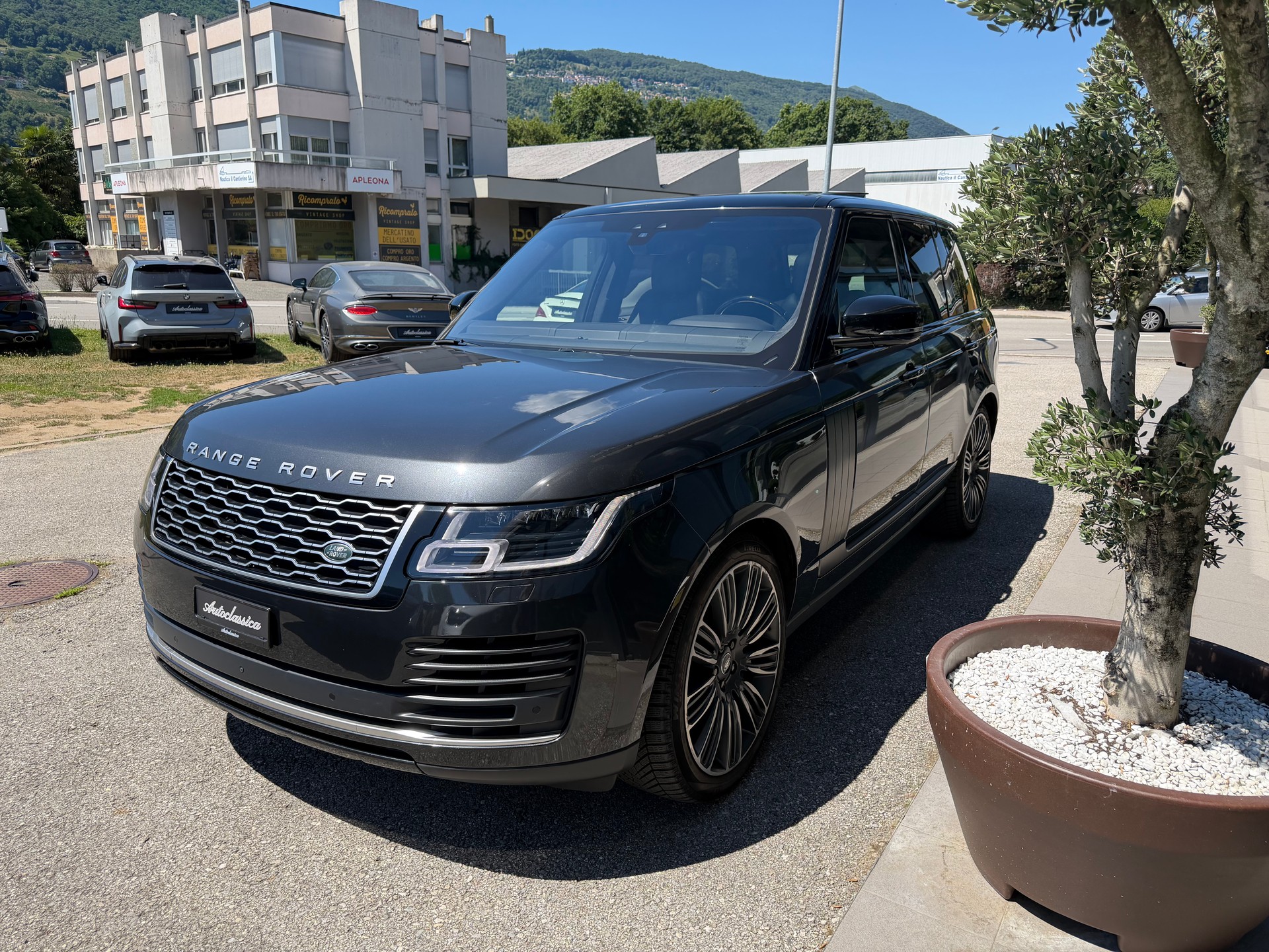 LAND ROVER Range Rover 4.4 SDV8 Autobiography Automatic-image-5