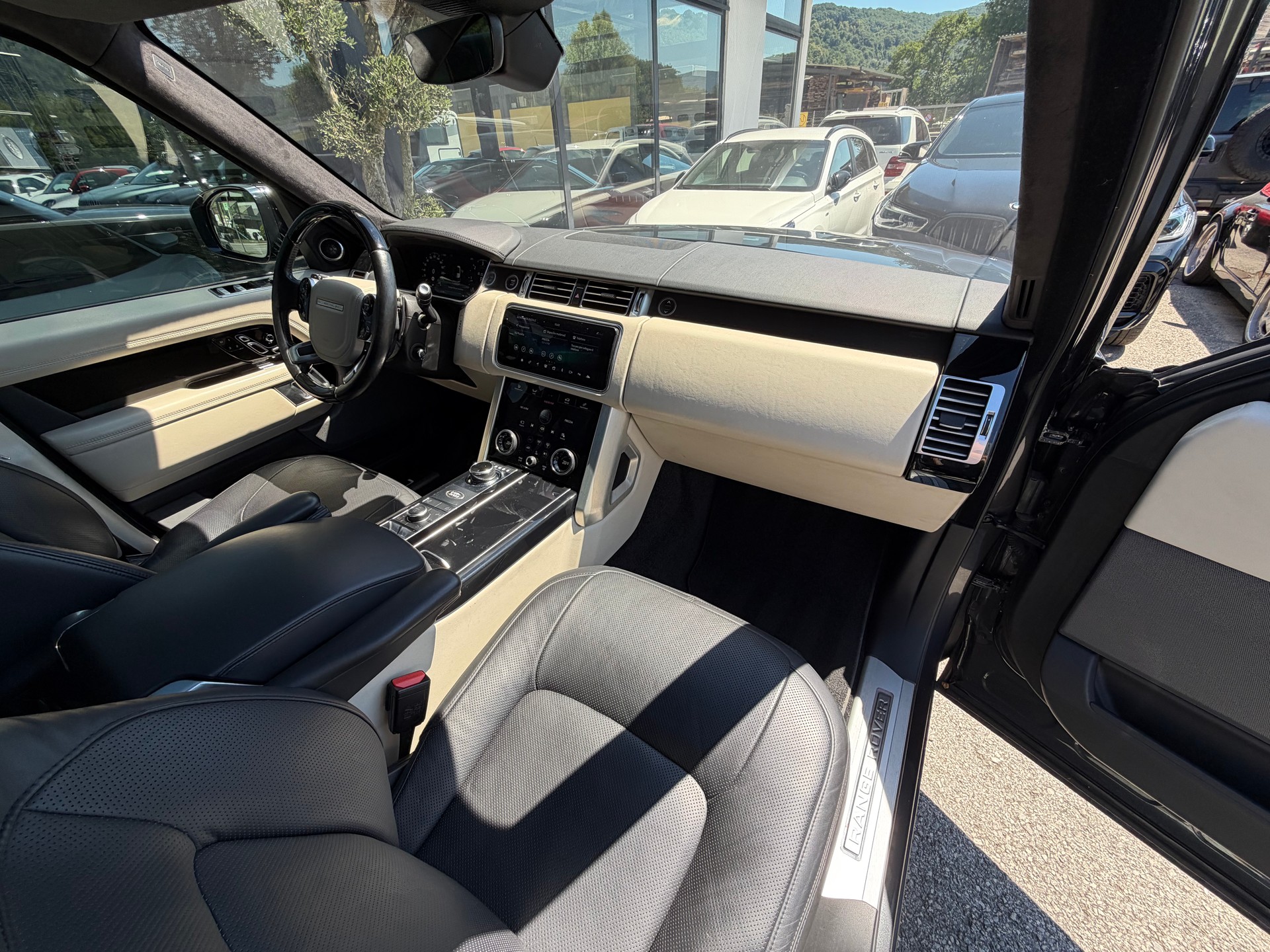 LAND ROVER Range Rover 4.4 SDV8 Autobiography Automatic-image-11