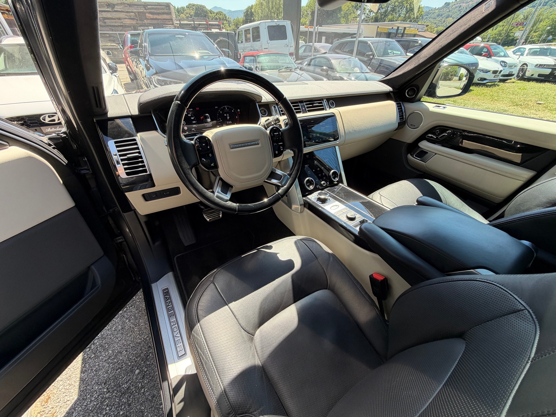 LAND ROVER Range Rover 4.4 SDV8 Autobiography Automatic-image-9