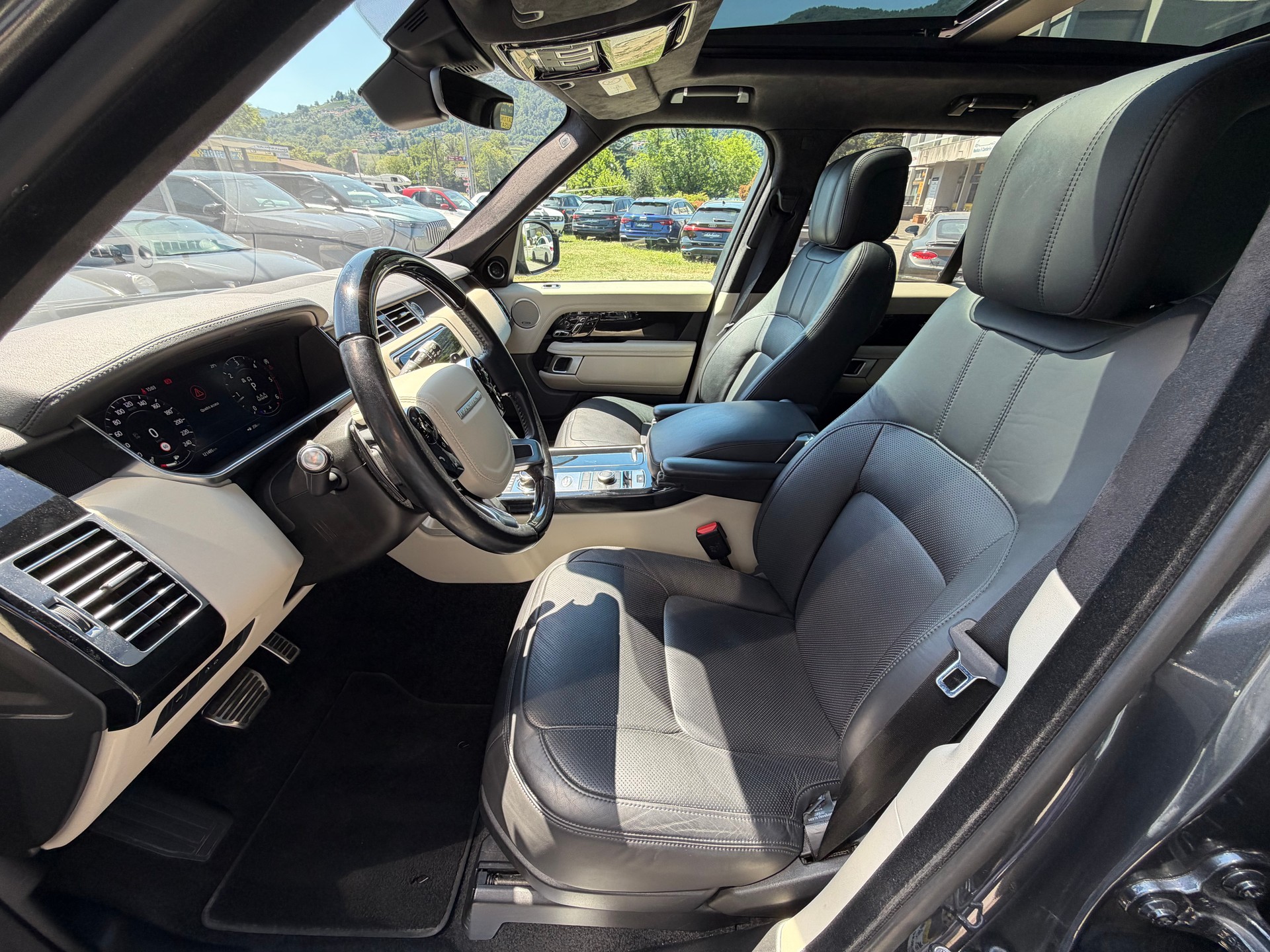 LAND ROVER Range Rover 4.4 SDV8 Autobiography Automatic-image-8