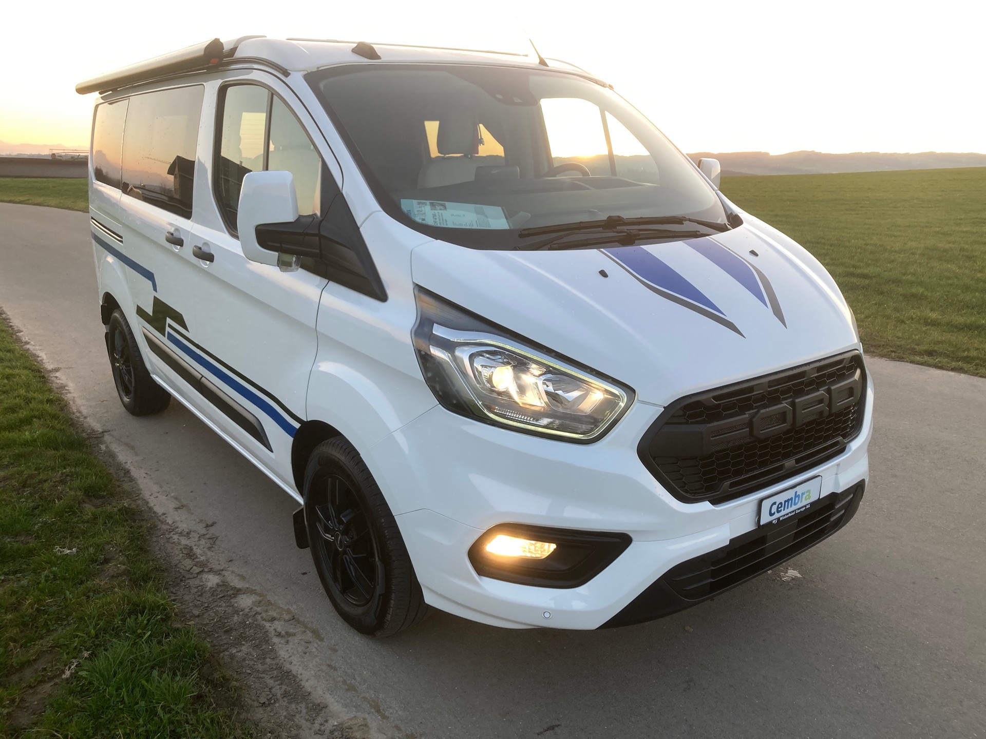 FORD Transit Custom 320 L1H1 Camper A Dreamer Cap Nugget-image-1